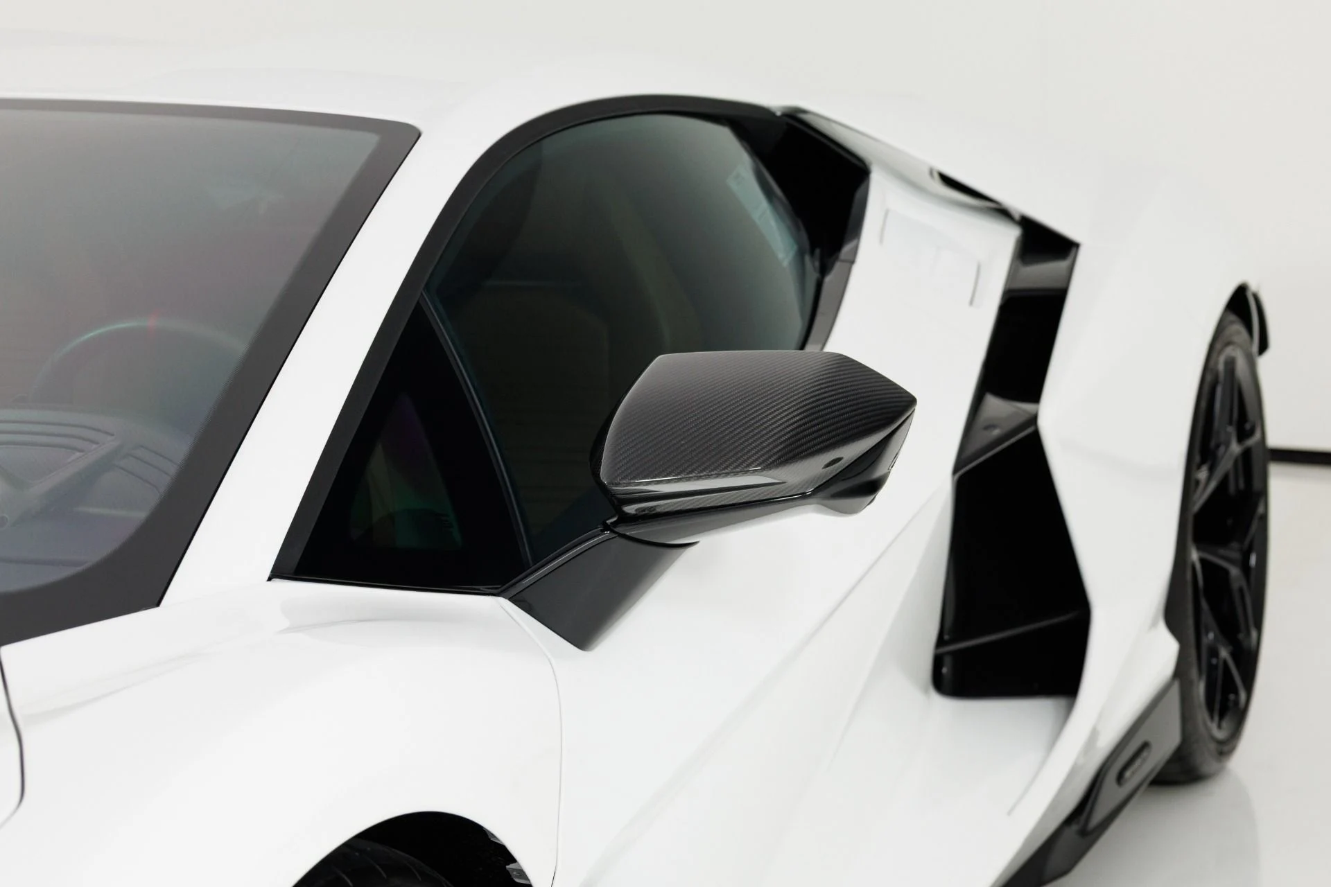 mph069_1722701968_Used_2024_Lamborghini_Revuelto_1786042596_7d57d8d183