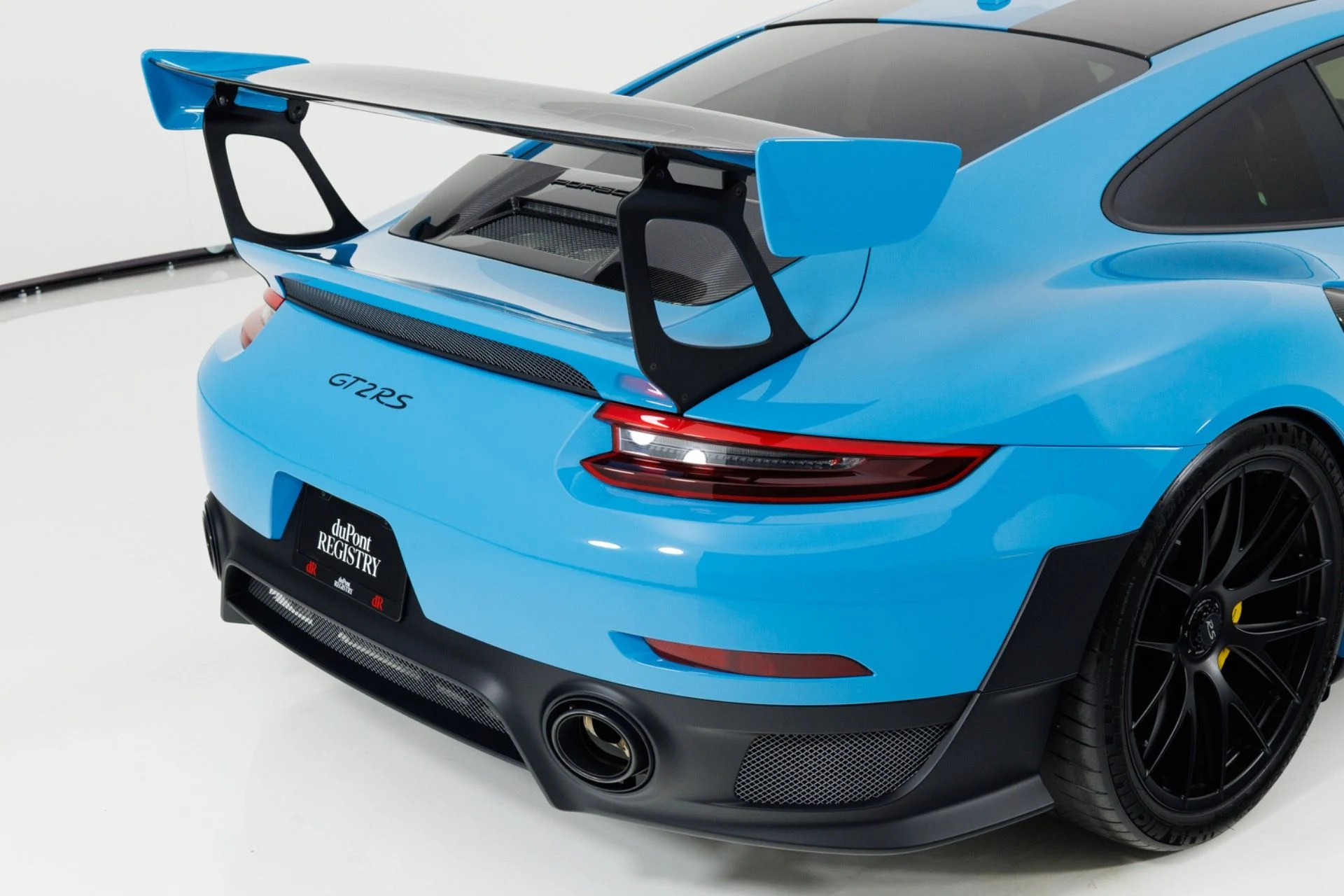 mph069_1759846609_Used_2018_Porsche_911_GT_2_RS_1783631648_f5f5cc338e