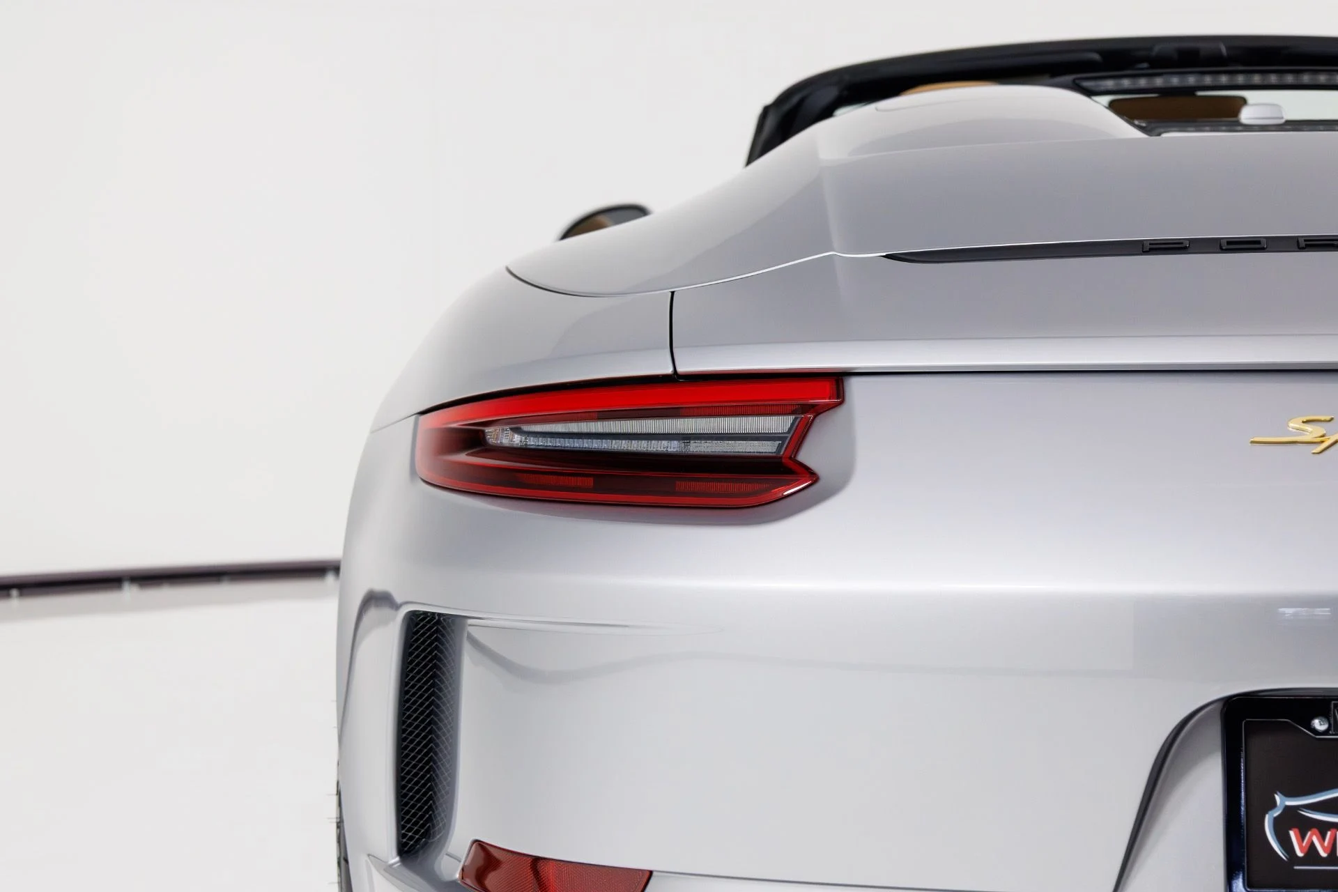 mph069_1807493300_Used_2019_Porsche_911_Speedster_1770313337_f00e7031f6