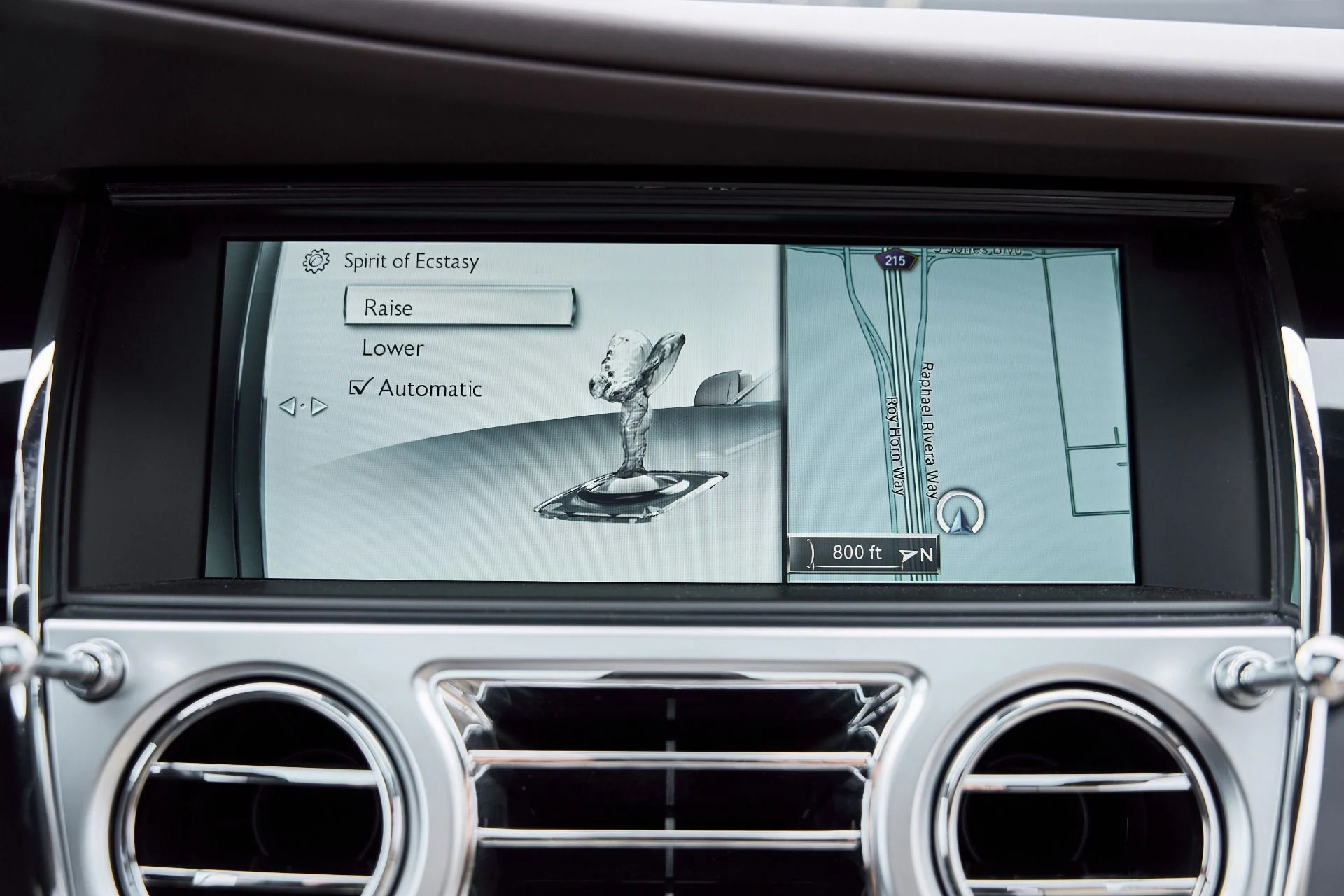 mph069_1831397821_Used_2014_Rolls_Royce_Wraith_Base_1767151077_dc1a0c9383