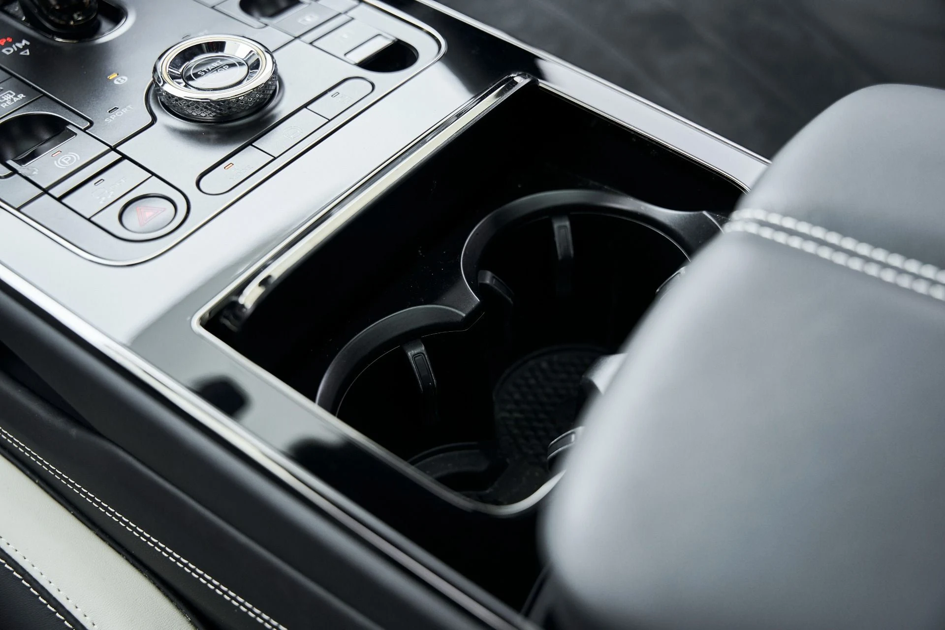 mph069_1846295358_Used_2025_Bentley_Flying_Spur_Speed_1769137147_e0430be12d