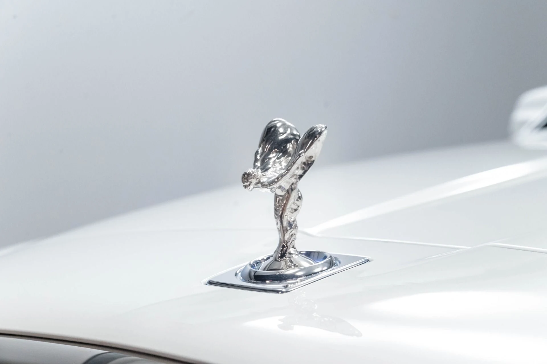 mph069_1884805403_Used_2023_Rolls_Royce_Cullinan_Base_1784654750_225d084478