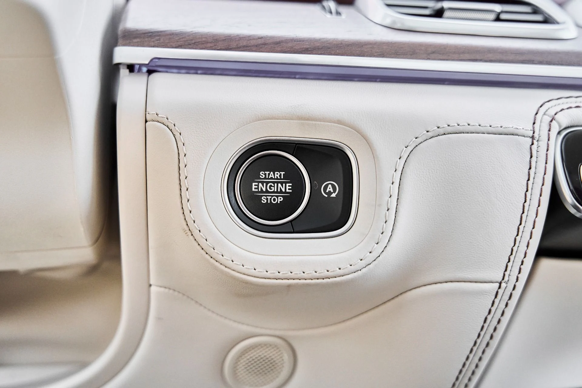 mph069_1925749386_Used_2026_Mercedes_Benz_GLS_Maybach_GLS_600_1776732888_189180c797