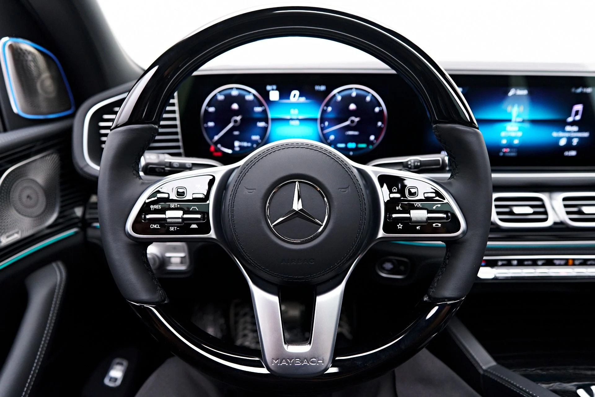 mph069_1936606453_Used_2023_Mercedes_Benz_GLS_Maybach_GLS_600_1762799282_937a5d979d