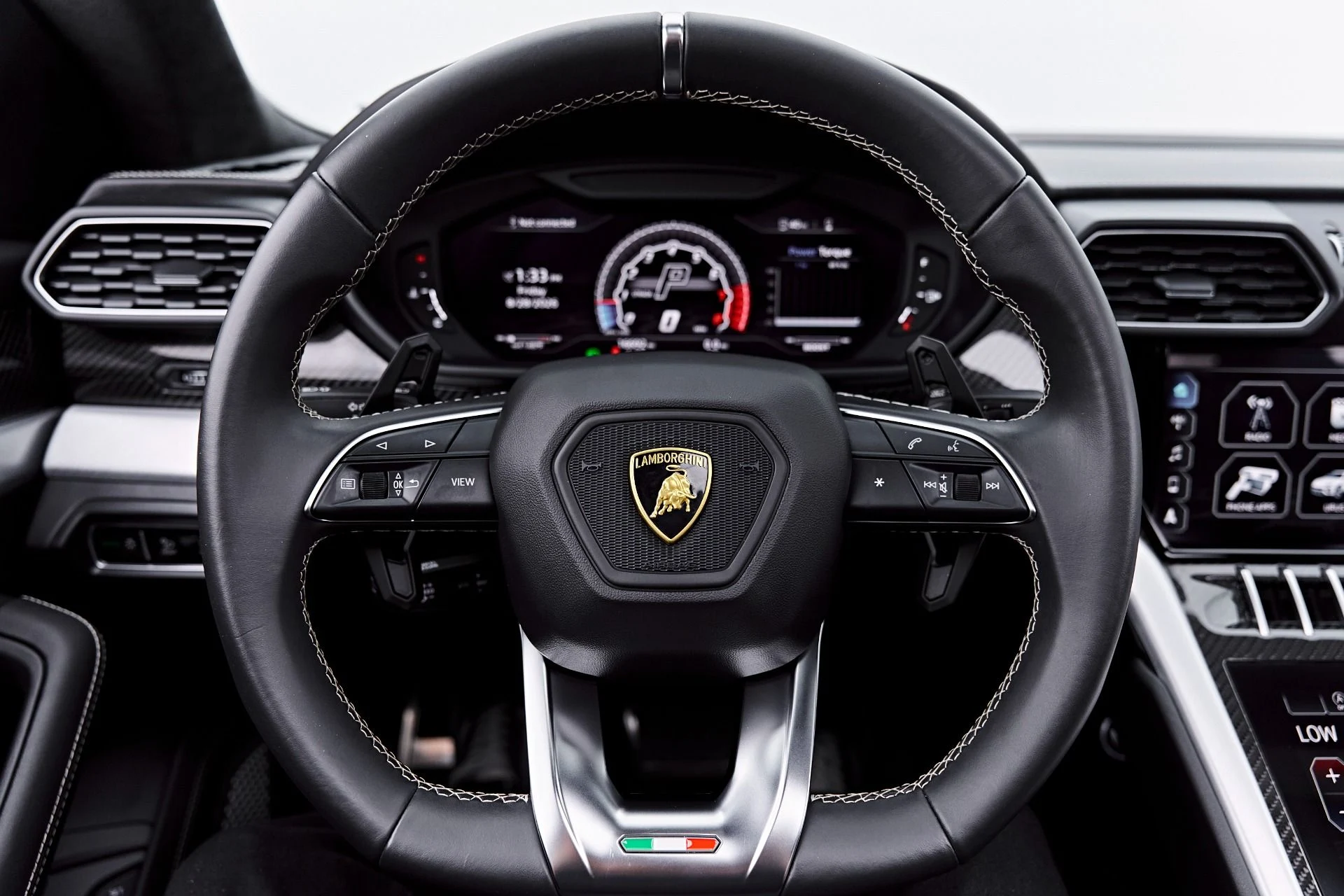 mph069_1944372787_Used_2021_Lamborghini_Urus_1787967168_a18c6f351e