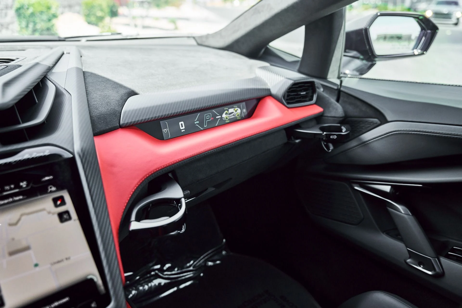 mph069_2027965896_Used_2025_Lamborghini_Revuelto_Base_1774300566_ef0403aed8