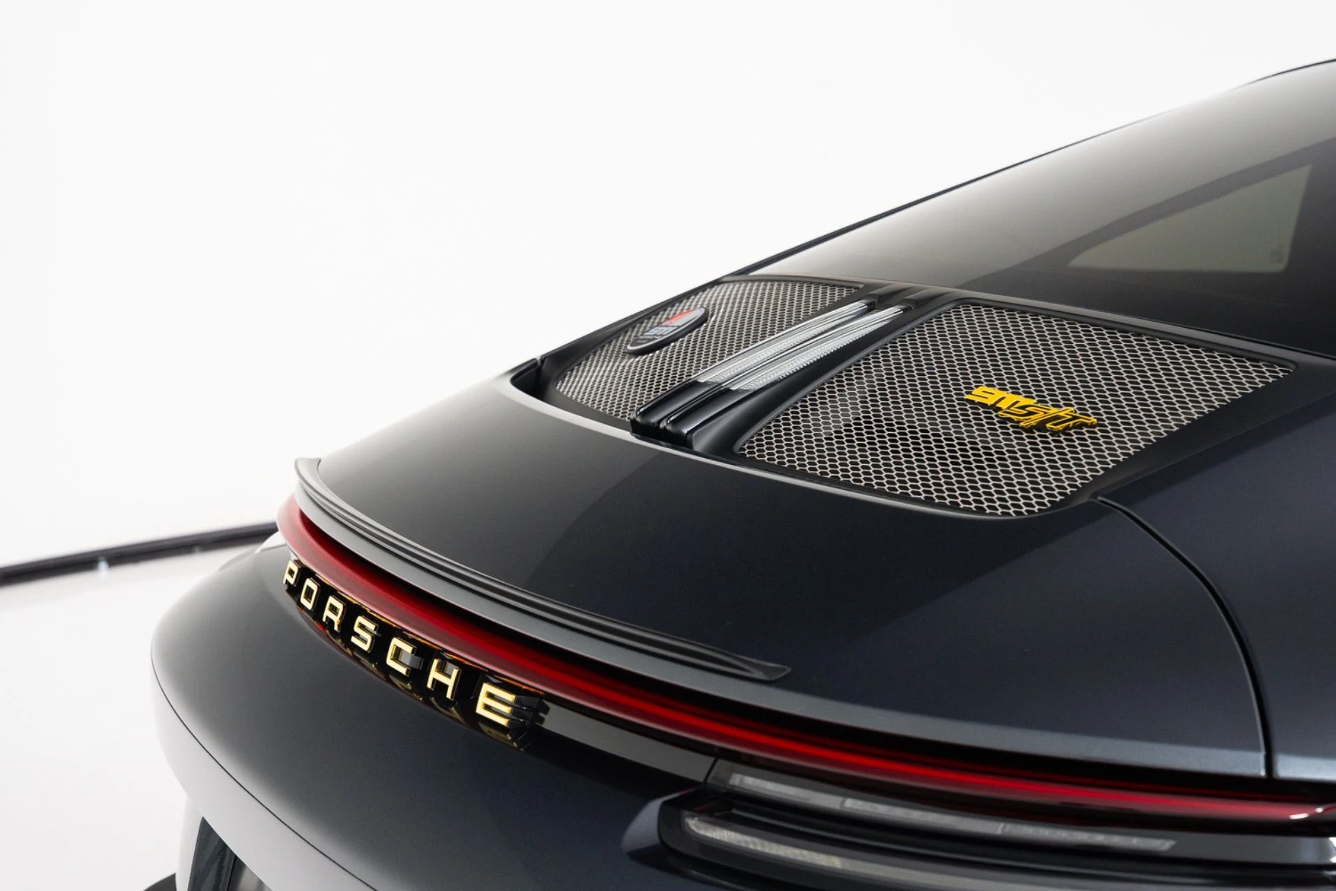 mph069_2028800758_Used_2024_Porsche_911_ST_1791913214_90e81ed92e