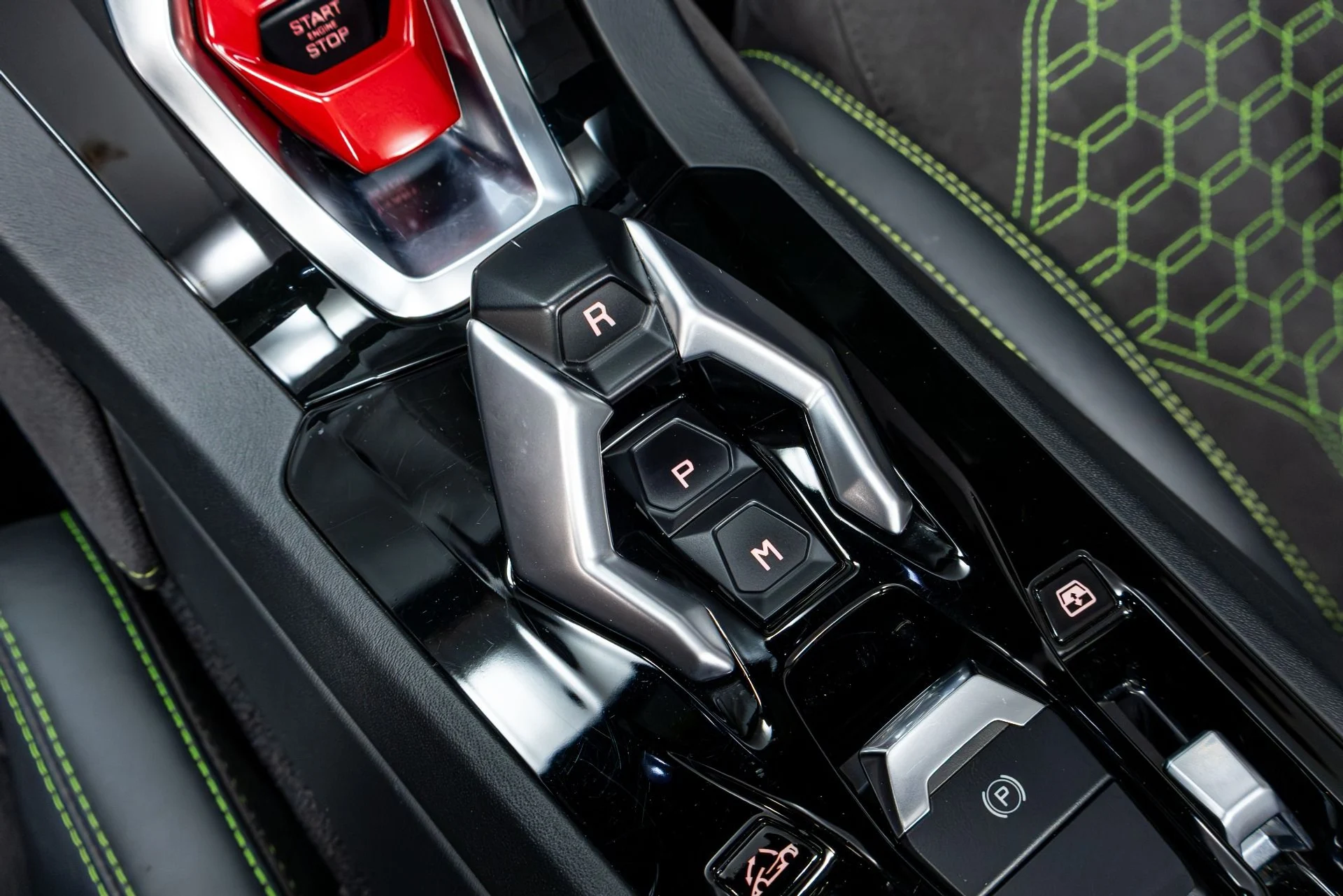 mph069_2066250359_Used_2017_Lamborghini_Huracan_1775865662_6c3807ce4d