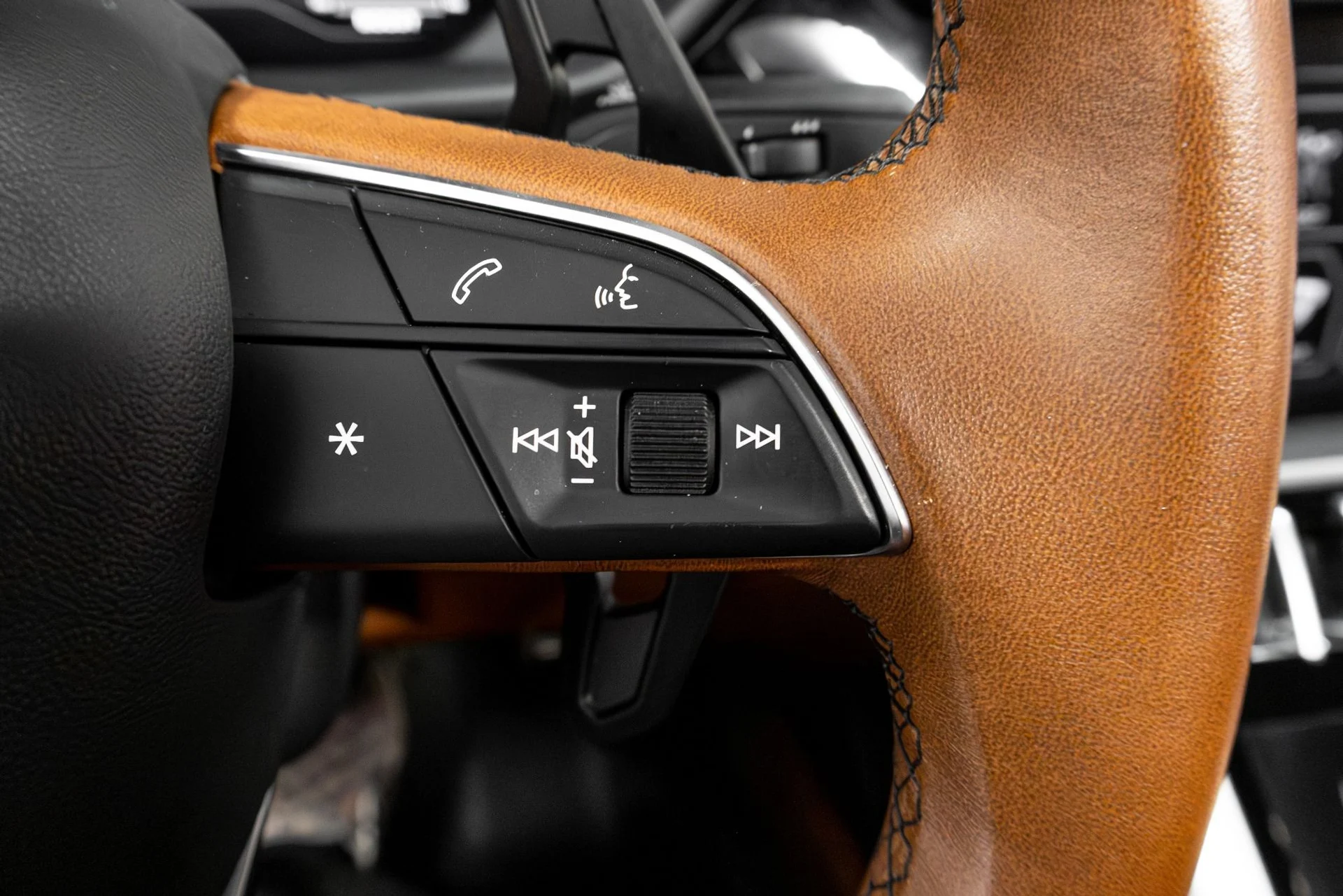 mph069_2101365873_Used_2019_Lamborghini_Urus_1772123275_3477371867