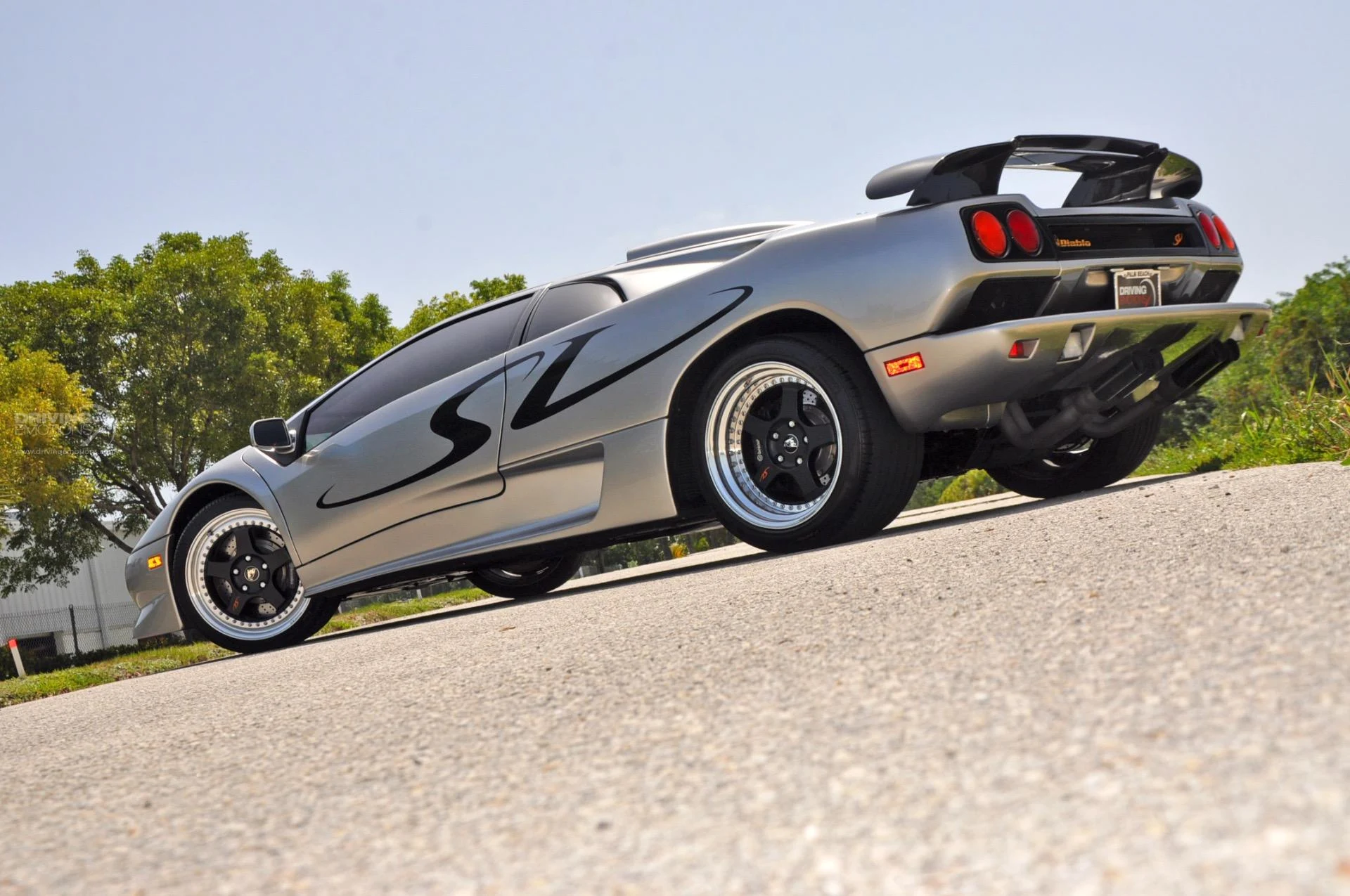 mph069_2119087621_192_p70_l_94b525661c