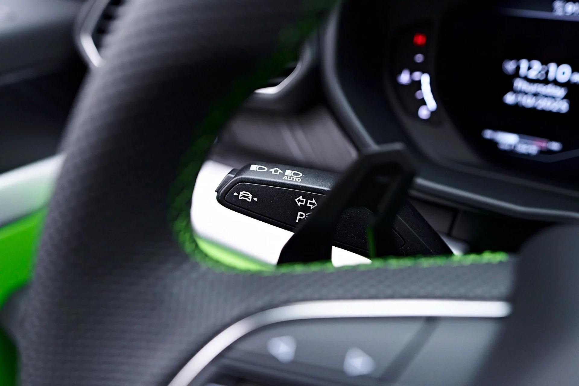 mph069_2144379559_Used_2024_Lamborghini_Urus_S_1745956869_3a574cac1f