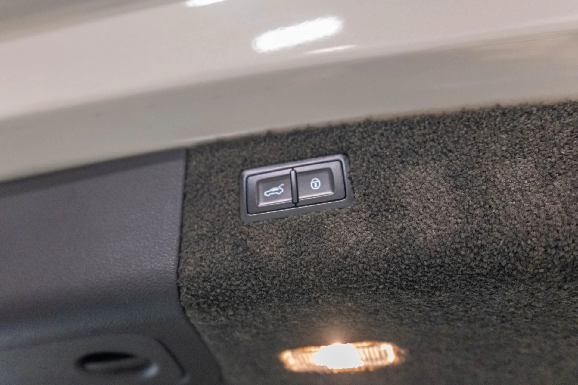 mph069_2146526155_Used_2017_Bentley_Bentayga_W12_1787159716_157e04fc7f