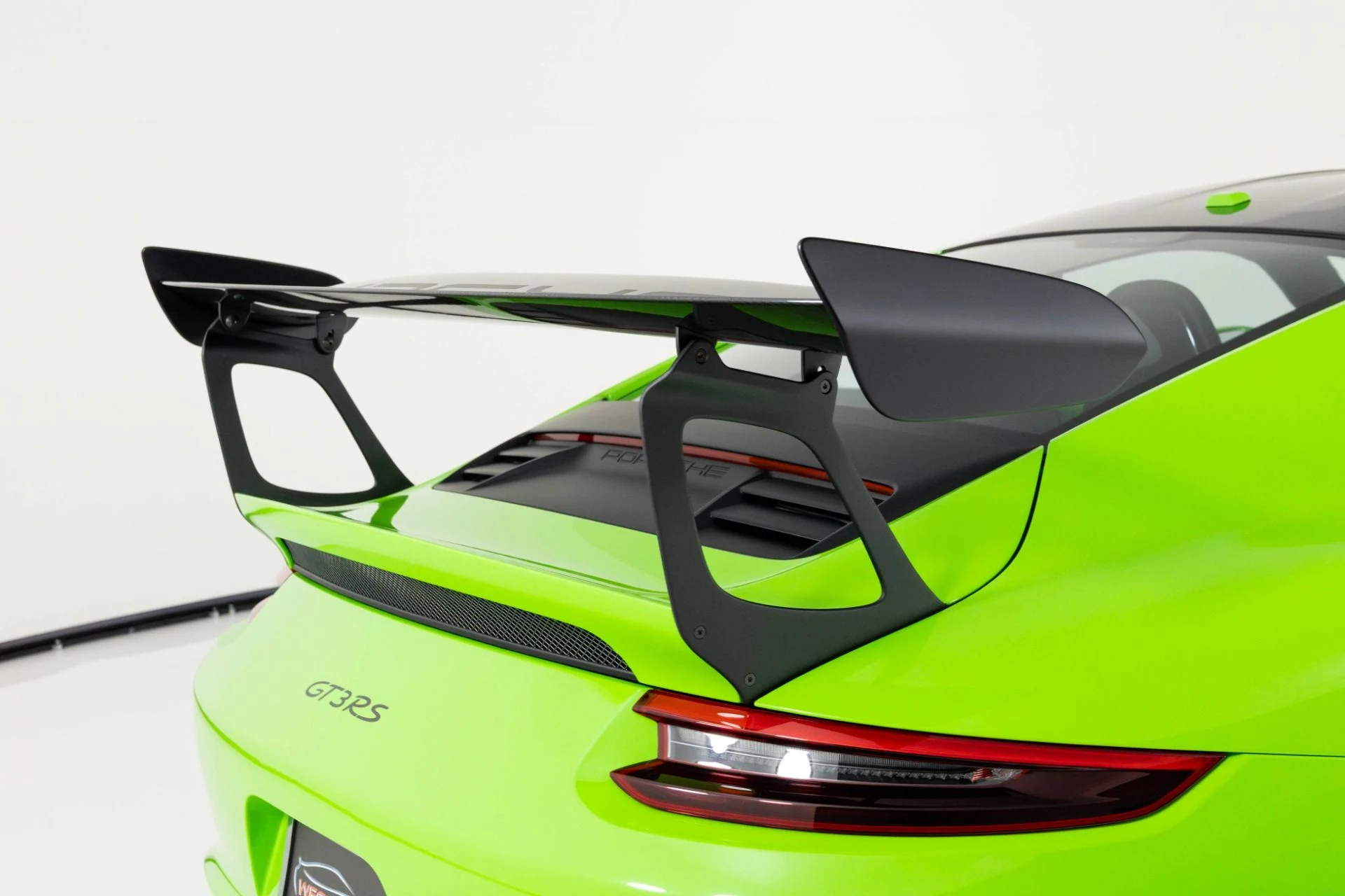 mph069_2179127104_Used_2019_Porsche_911_GT_3_RS_1763595313_7cff8cab76