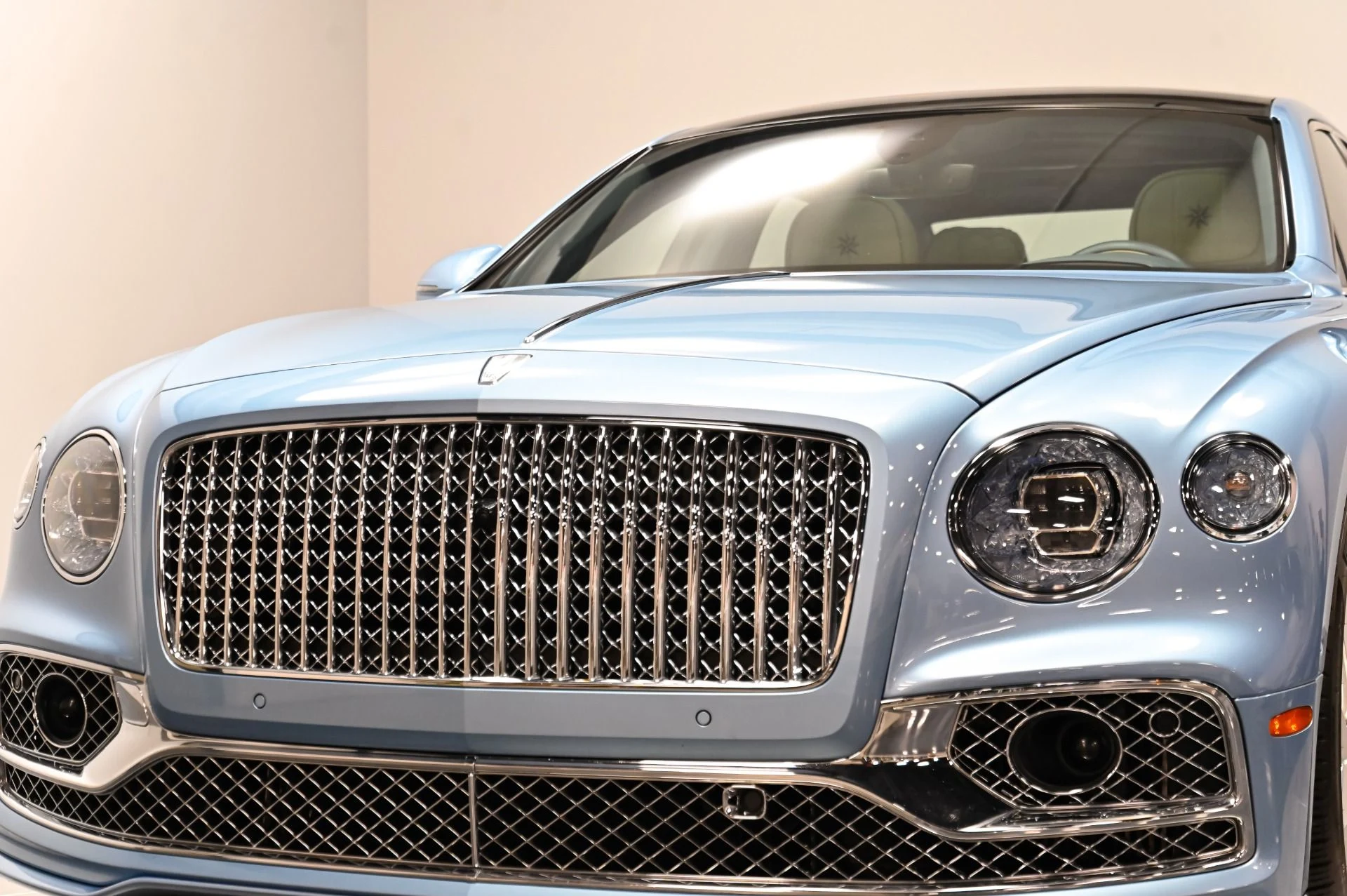 mph069_2180284707_Used_2022_Bentley_Flying_Spur_V8_1790876824_3a0152139d