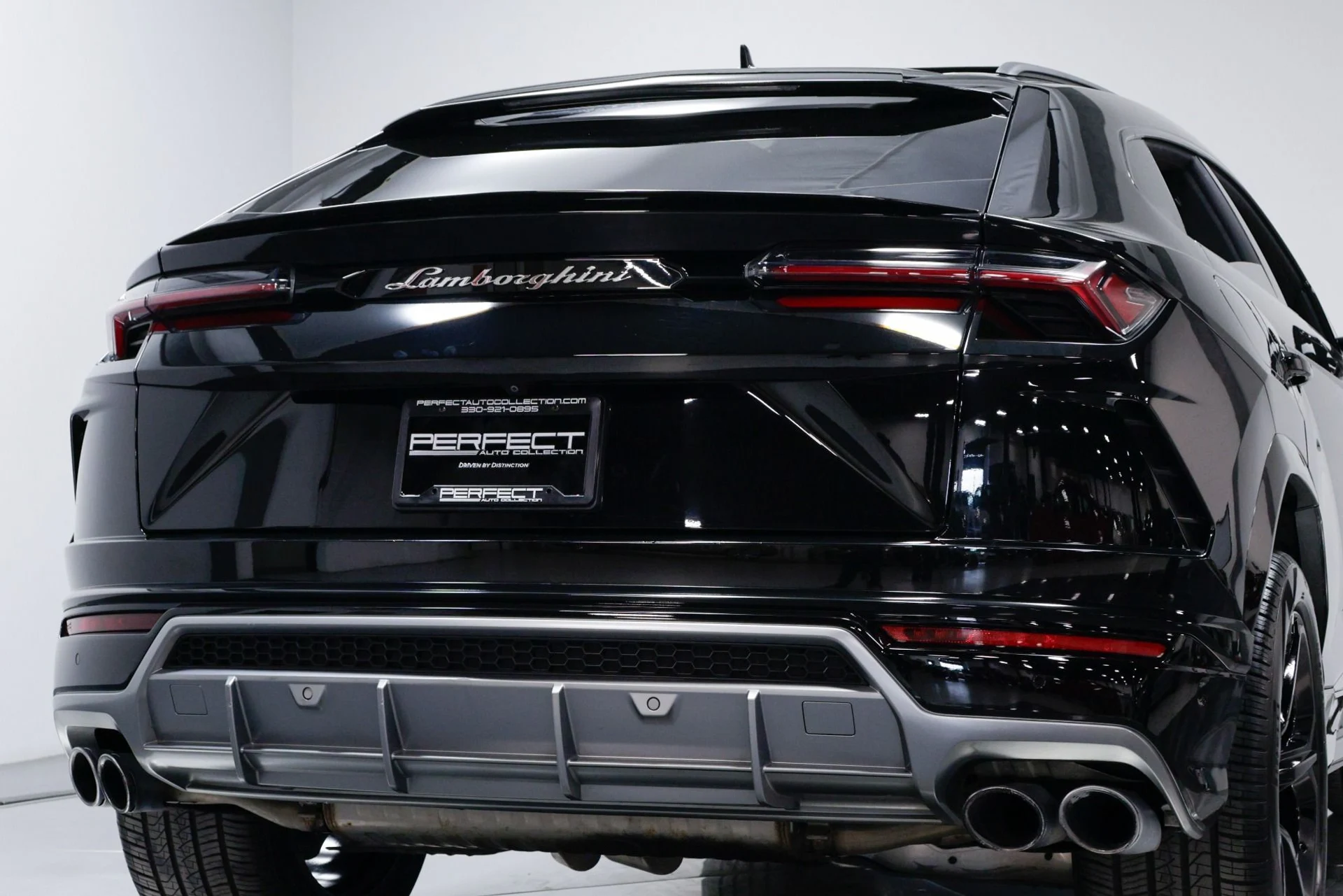 mph069_2207441948_Used_2019_Lamborghini_Urus_1760386221_e142f832ca