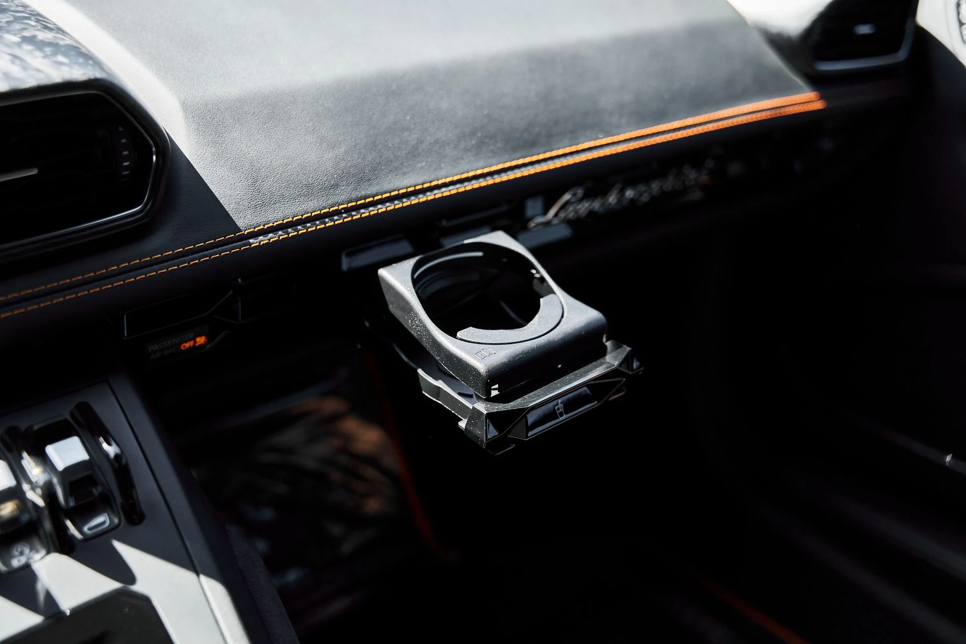 mph069_227247322_Used_2020_Lamborghini_Huracan_EVO_Base_1777394900_6ce861c668