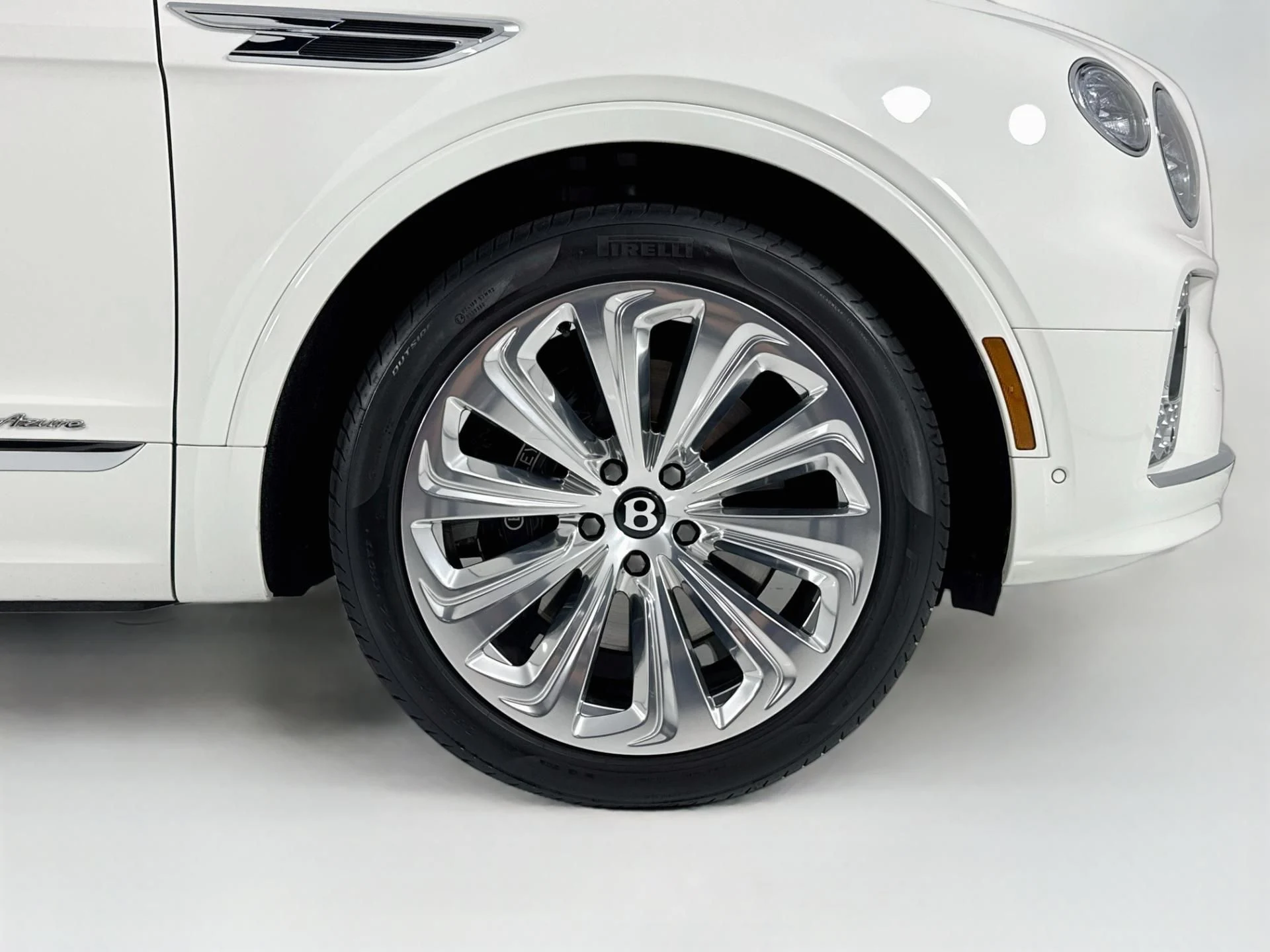 mph069_2279352911_Used_2023_Bentley_Bentayga_Azure_1793142082_96fd8546cb