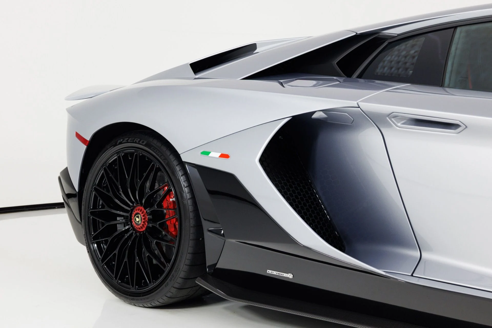 mph069_2305588076_Used_2022_Lamborghini_Aventador_LP_780_4_Ultimae_1784925965_ac419f4dd9