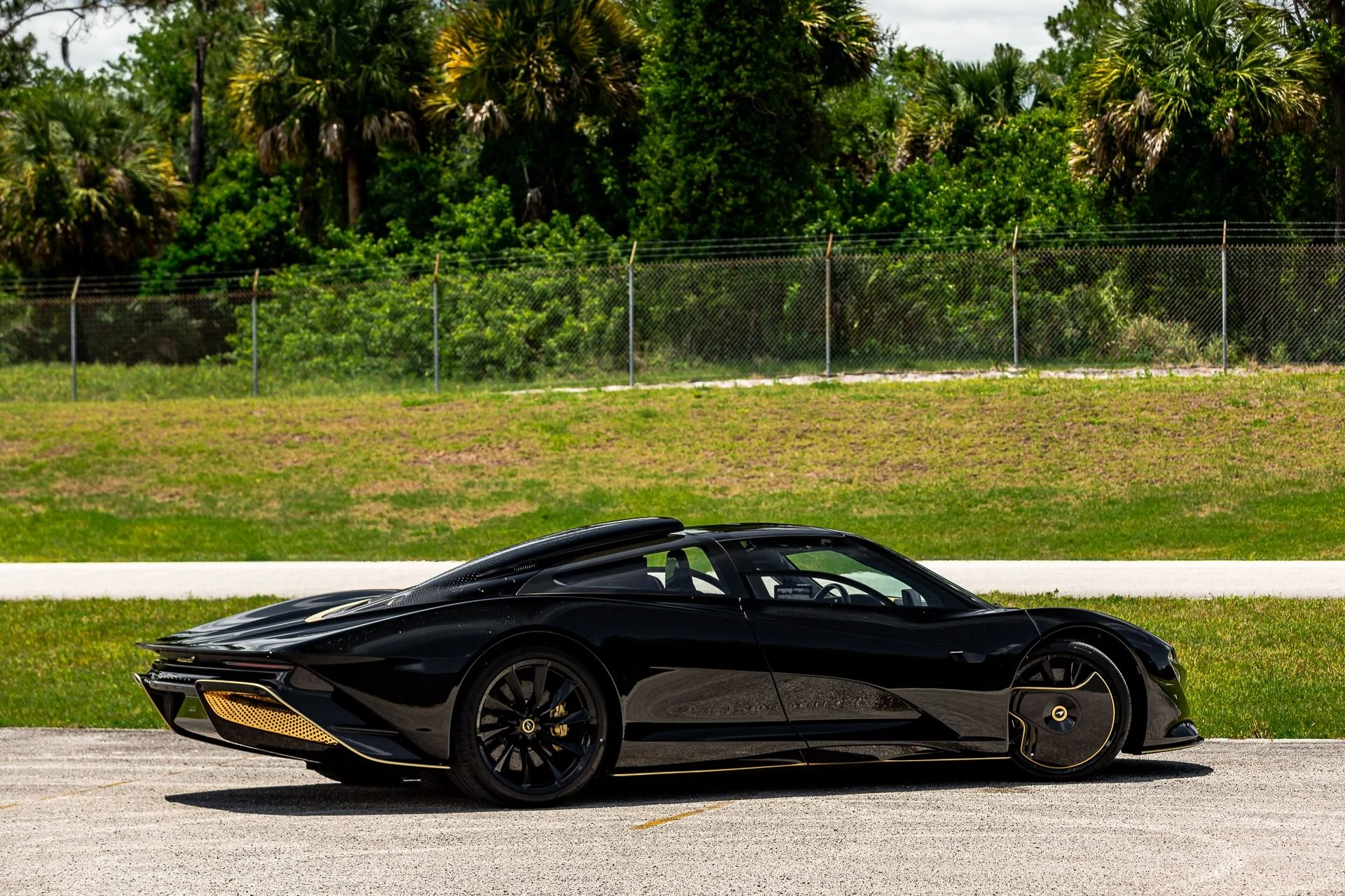 mph069_2357648728_Used_2020_Mc_Laren_Speedtail_XP_10_Bespoke_80c12546dd