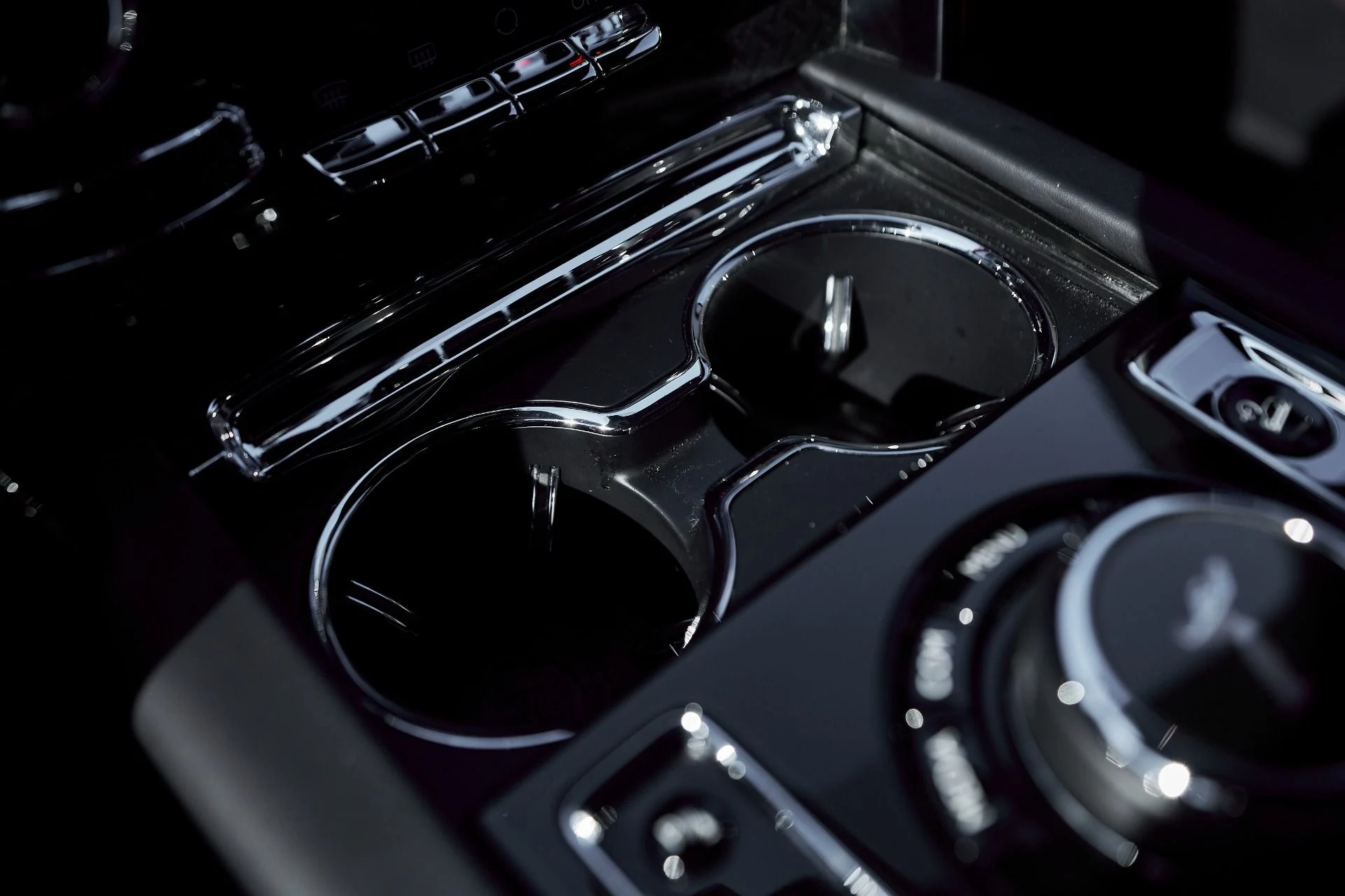 mph069_2424236434_Used_2022_Rolls_Royce_Cullinan_Black_Badge_1764038828_c07437ee26