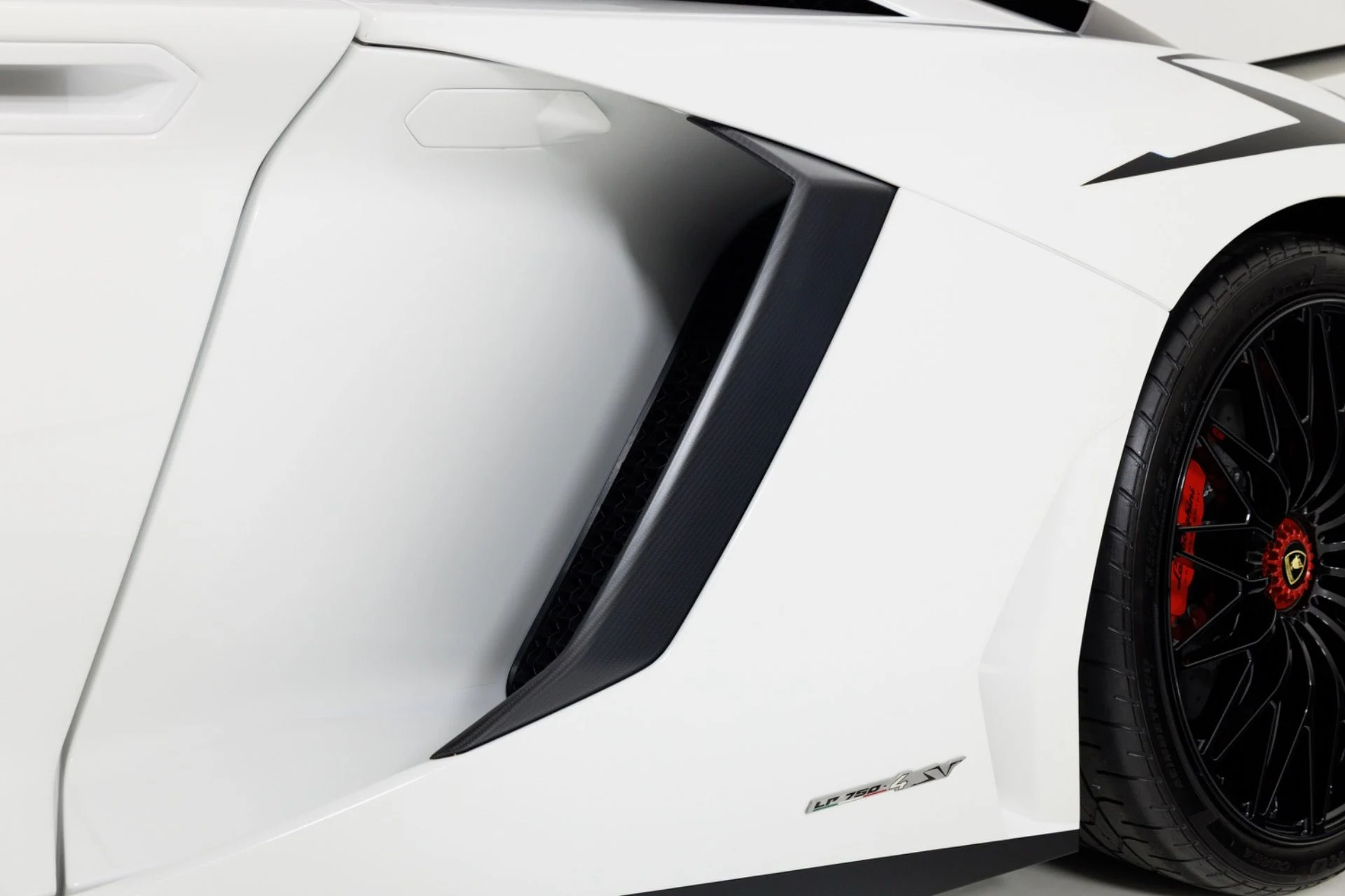 mph069_2446809361_Used_2016_Lamborghini_Aventador_LP_750_4_Superveloce_1779992498_5e63b381d8