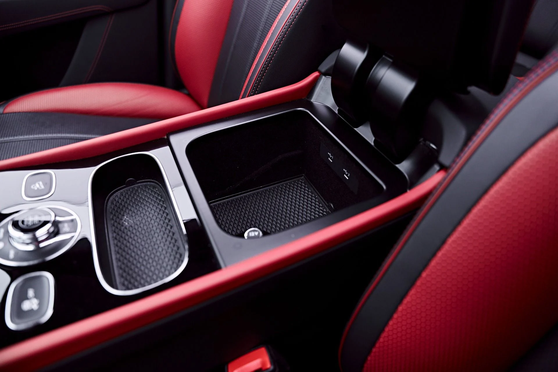 mph069_2458887497_Used_2023_Bentley_Bentayga_S_1782967417_aefc005663