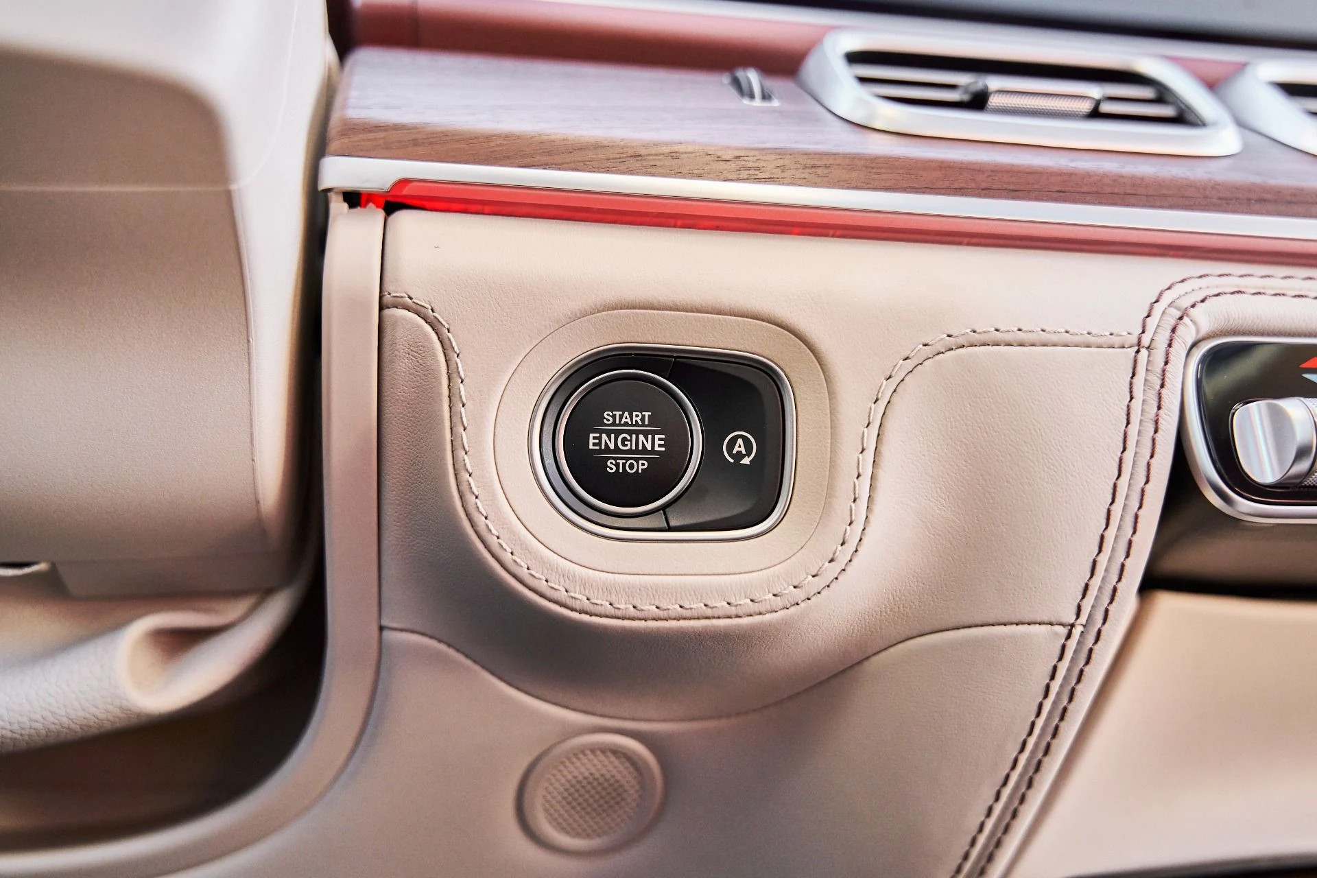 mph069_2459707708_Used_2026_Mercedes_Benz_GLS_Maybach_GLS_600_1772593277_55d0007d15