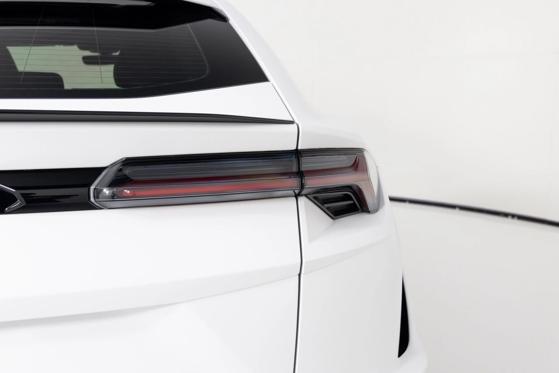 mph069_2503107571_Used_2024_Lamborghini_Urus_S_1765302069_35fd5ee40f