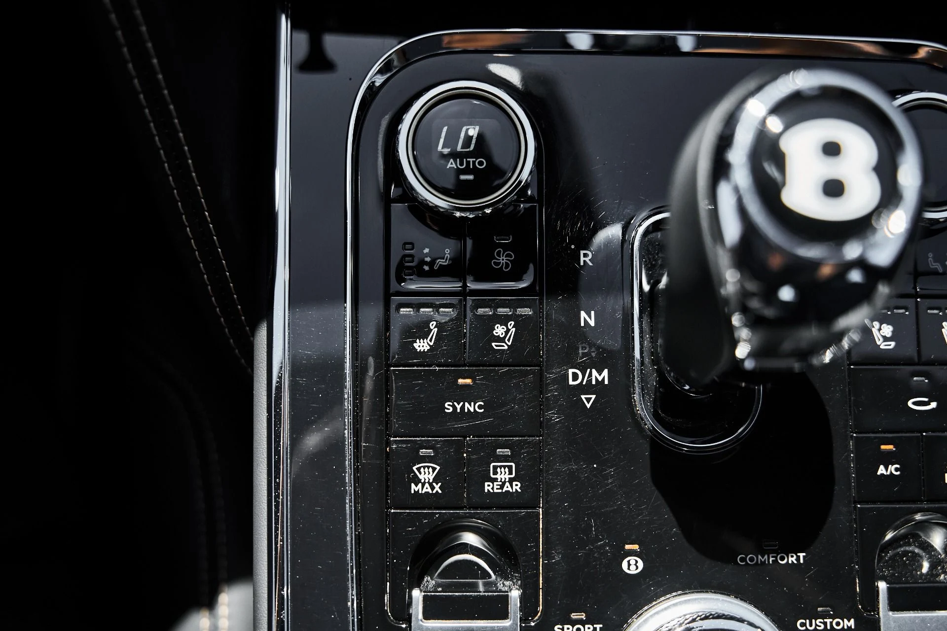 mph069_2505027488_Used_2024_Bentley_Flying_Spur_1782150757_063d91dee6