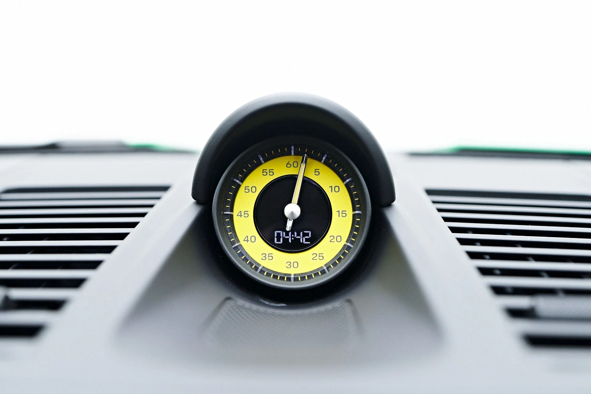 mph069_2630884505_Used_2022_Porsche_911_GT_3_1763574748_0ff645c3cf