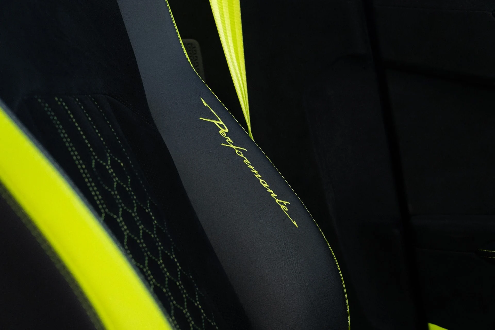 mph069_2641262728_Used_2023_Lamborghini_Urus_Performante_1771690657_0e1ed9fd22