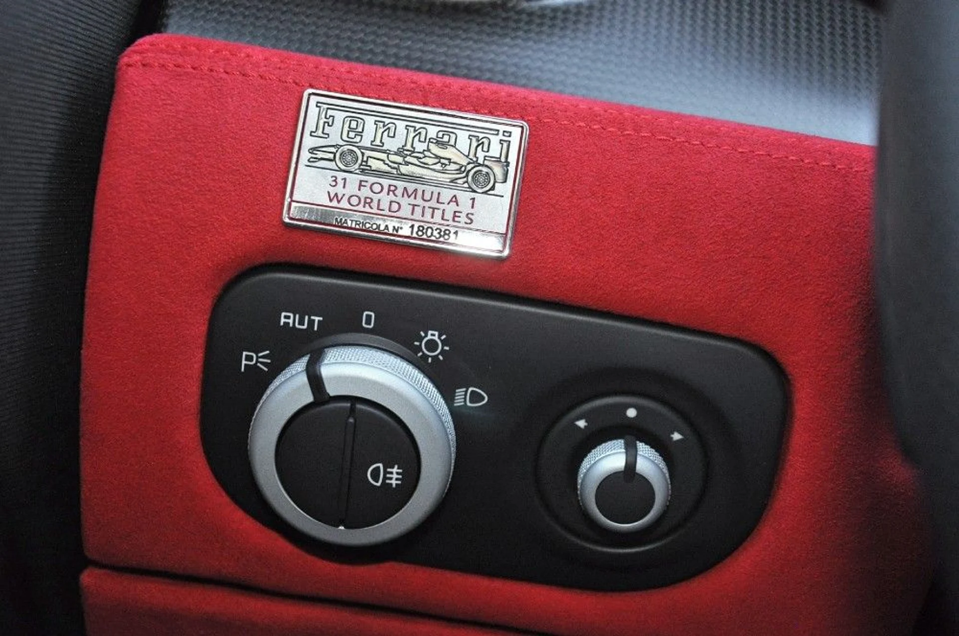 mph069_2715942010_82_p70_l_b0e24631e5