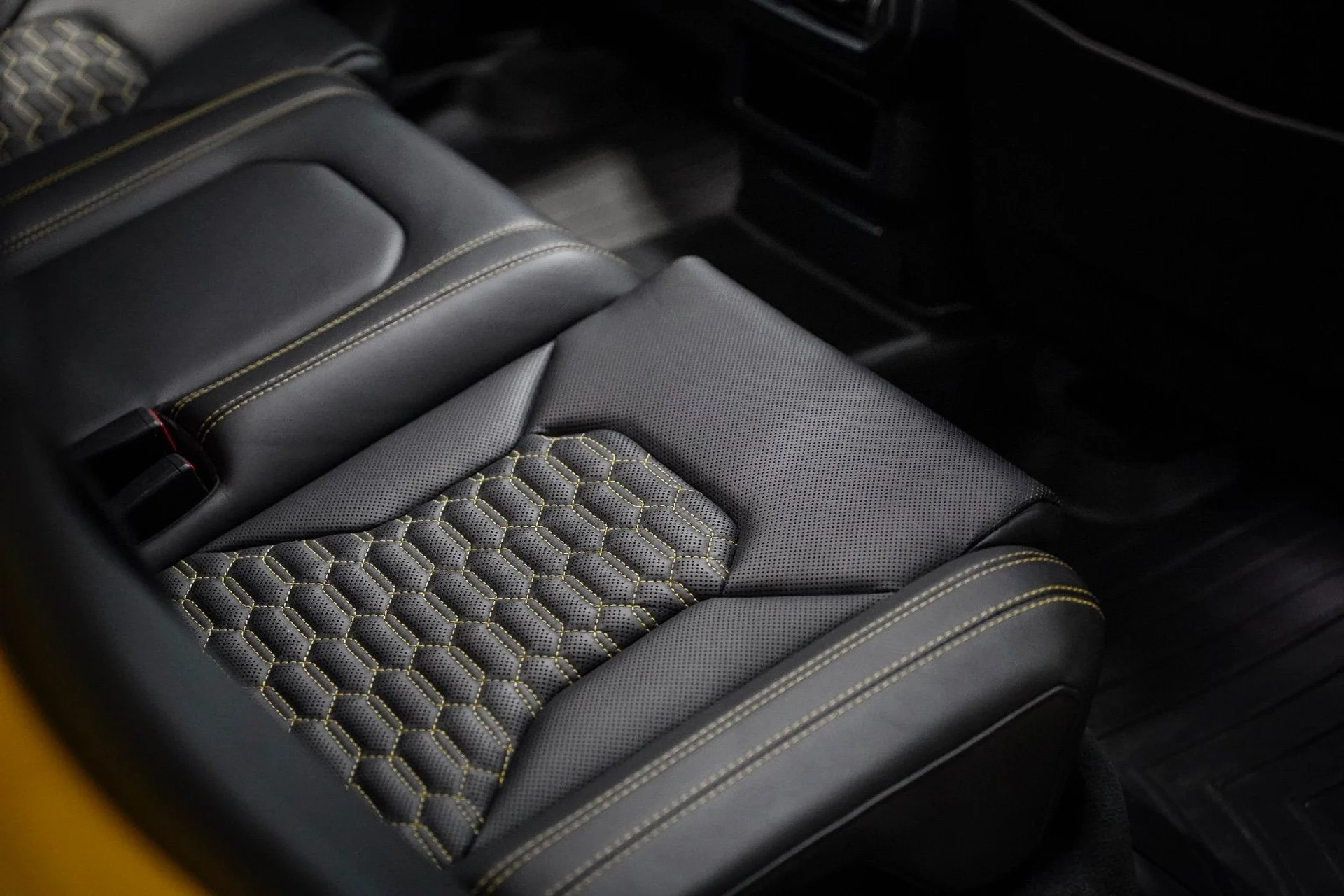 mph069_275314508_37414663_07243_2020_lamborghini_urus_057_6c38028122