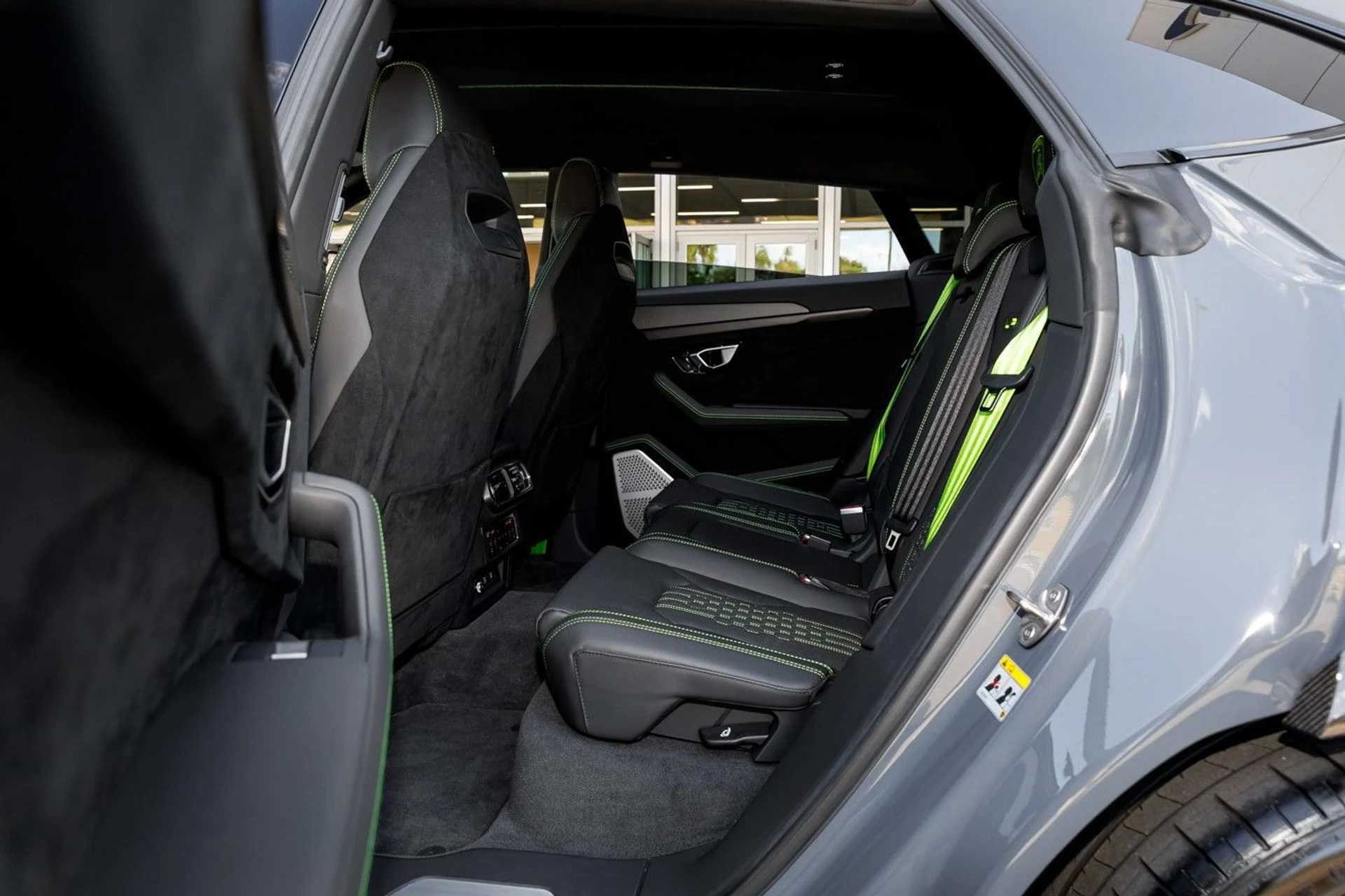 mph069_2799610677_667_p71_l_f069790dfa