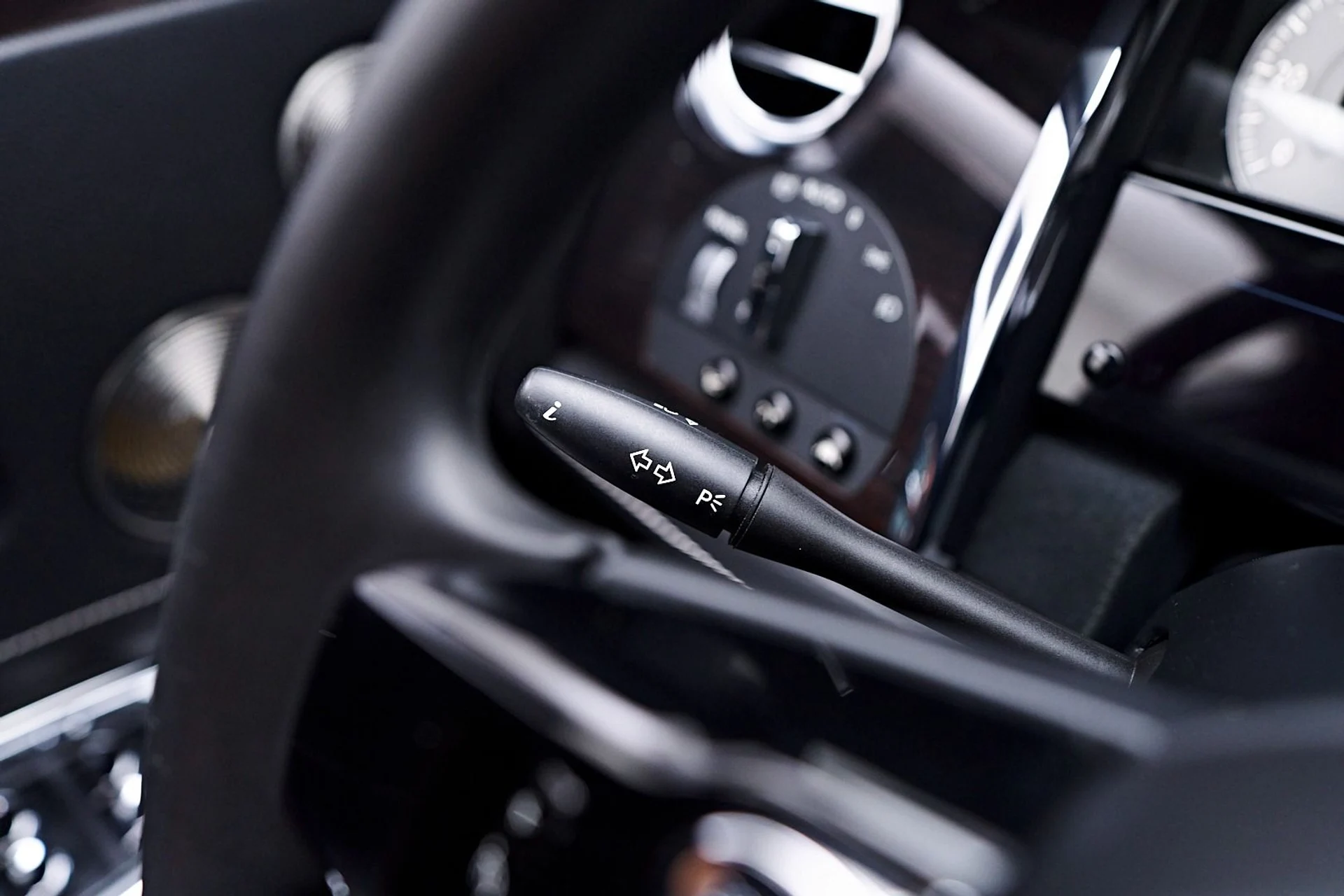 mph069_2800293958_Used_2019_Rolls_Royce_Ghost_Base_1744847276_492b78446b
