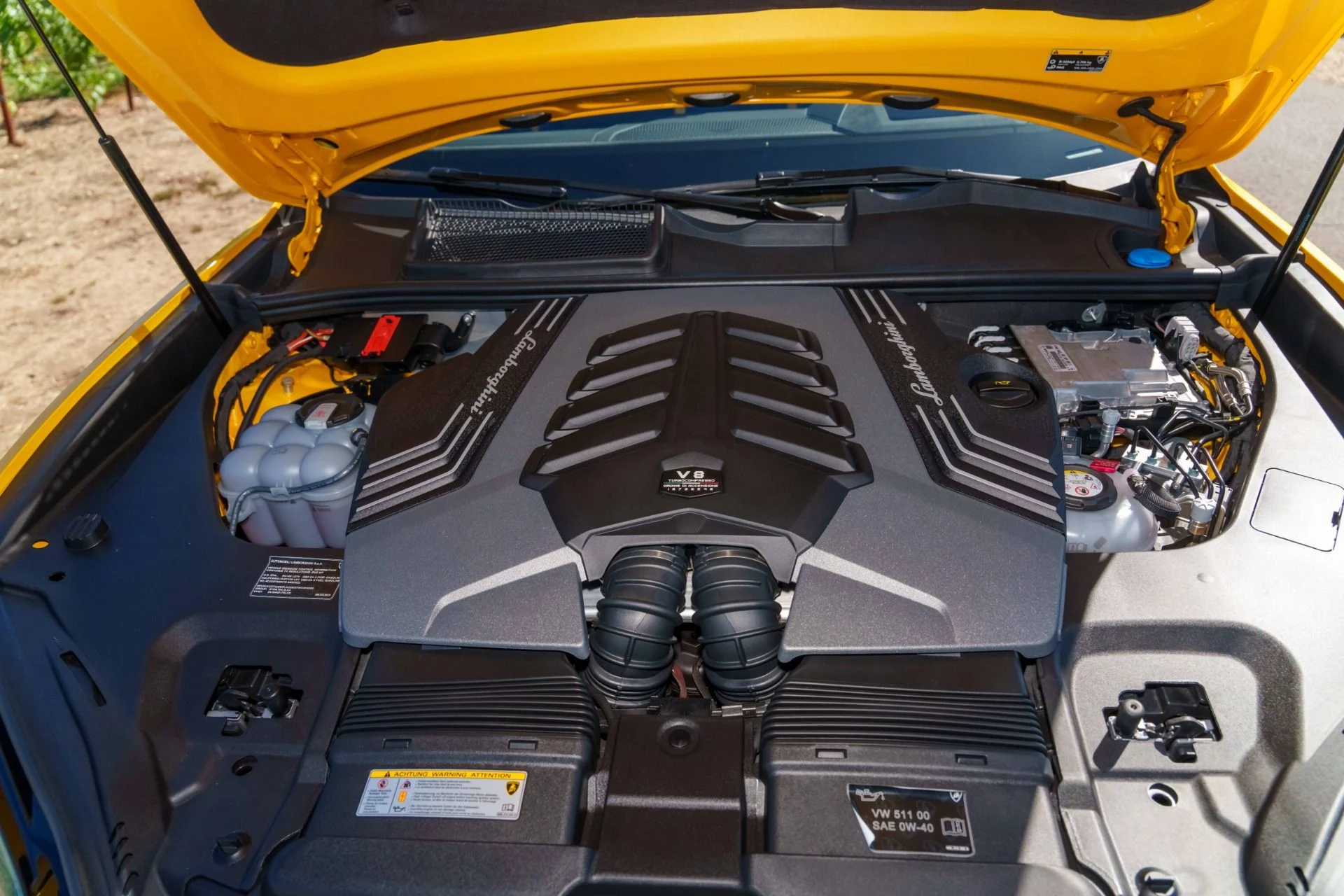 mph069_2826961484_Used_2025_Lamborghini_Urus_SE_1759793357_da8d8b0ce0