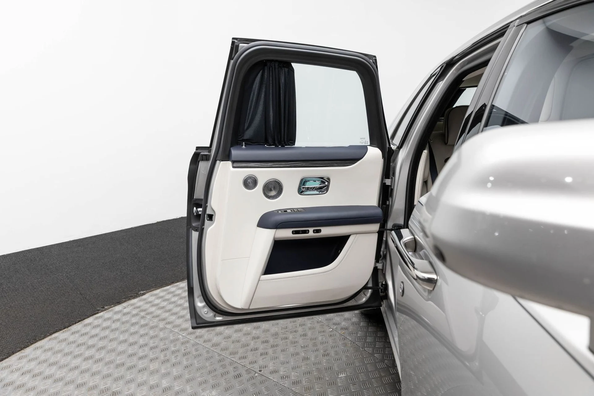 mph069_286509516_70_07bb37f778