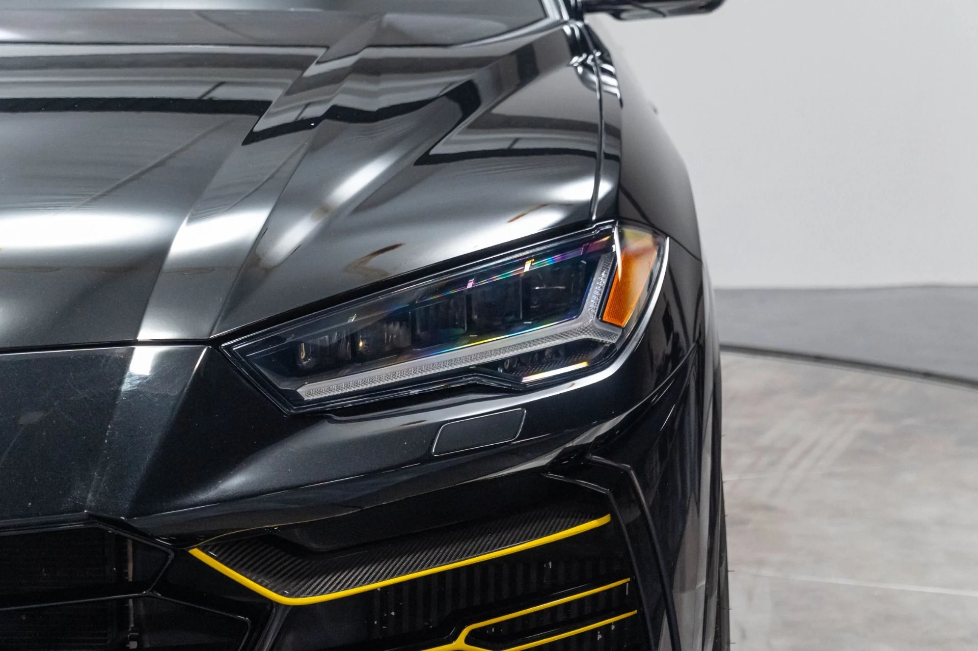 mph069_2941458894_Used_2019_Lamborghini_Urus_1786985122_bdc642b93e