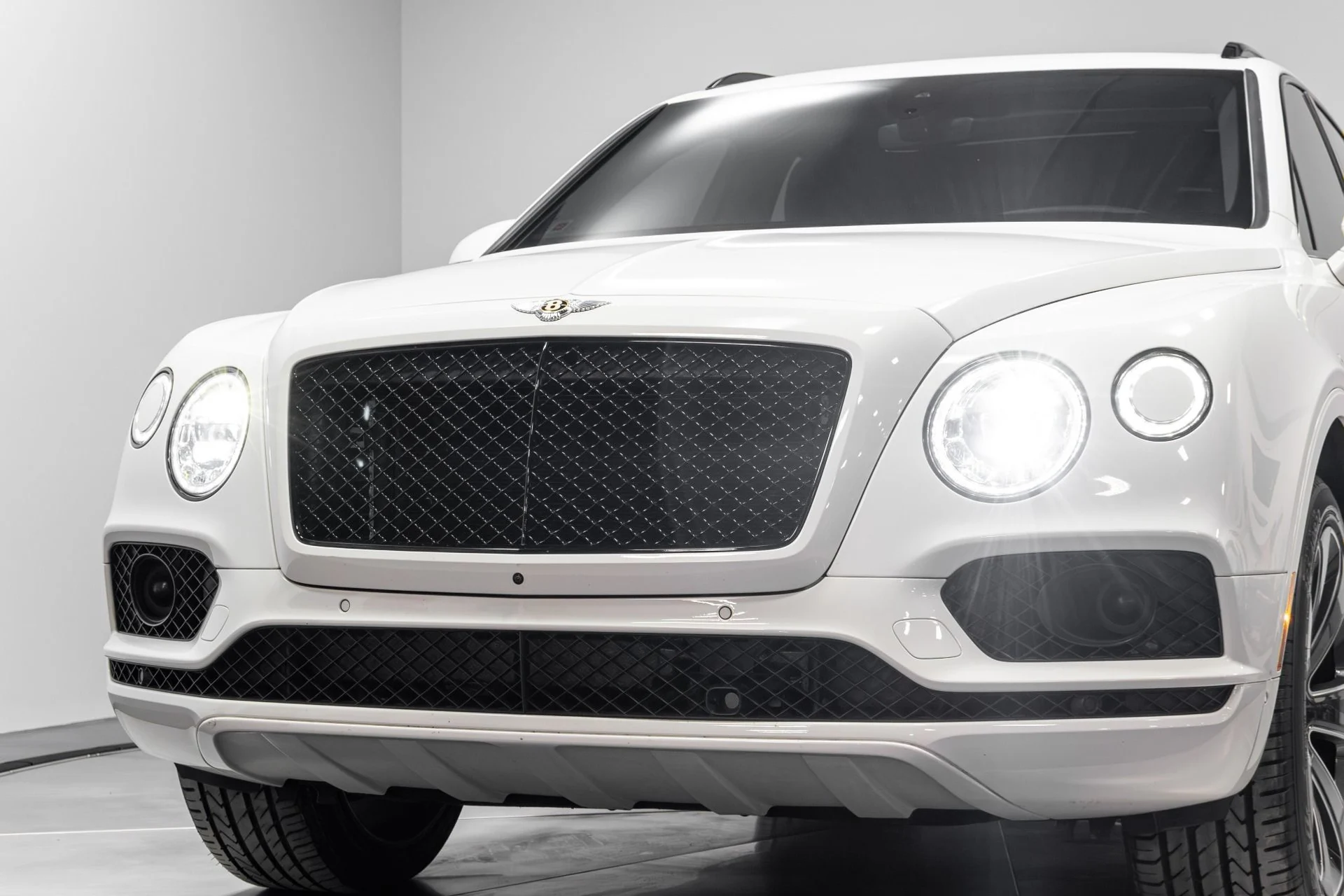 mph069_2971357403_Used_2020_Bentley_Bentayga_V8_1770245140_1c918087bf
