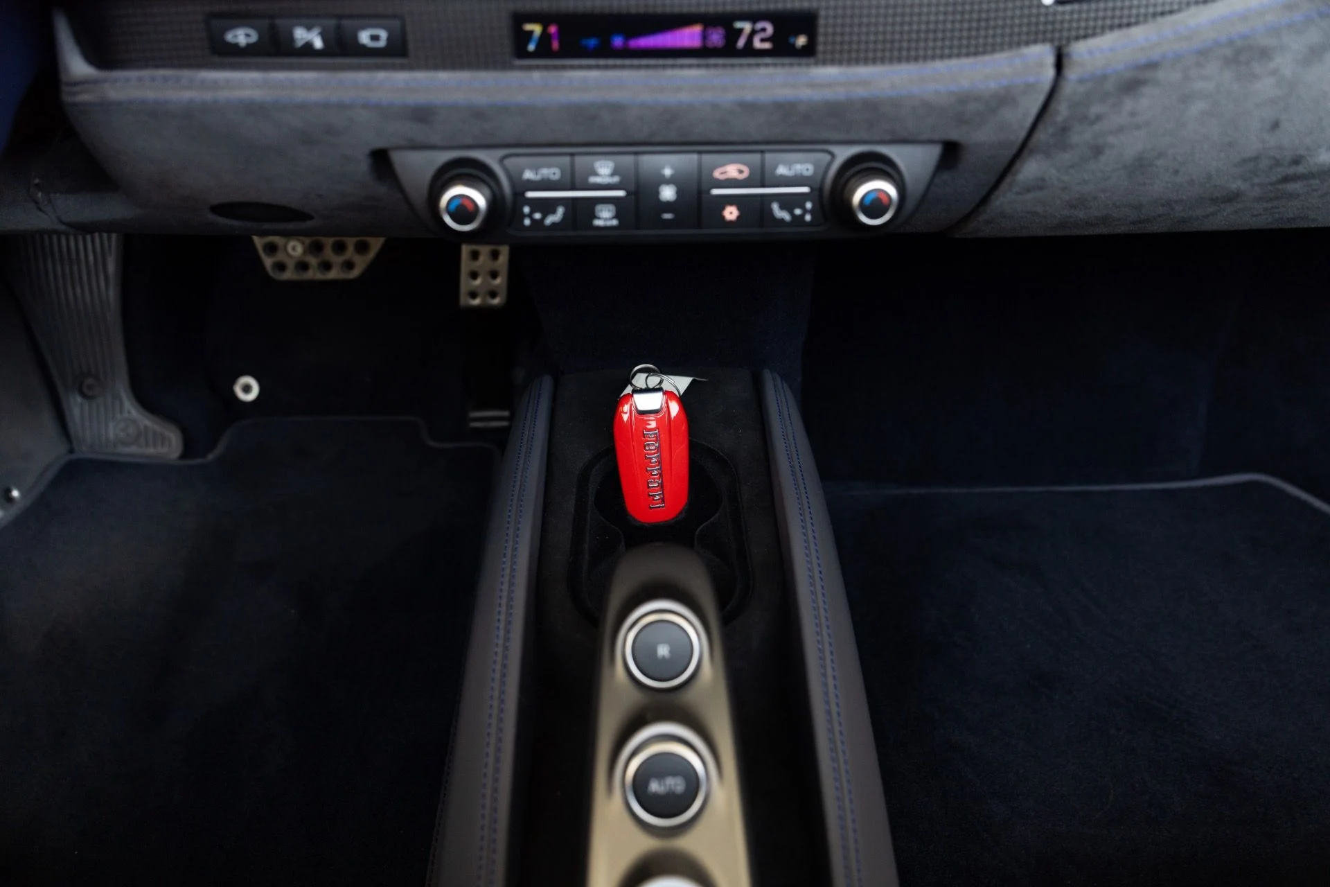 mph069_2974585908_Used_2022_Ferrari_F8_Spider_1778622290_a87d483ecd