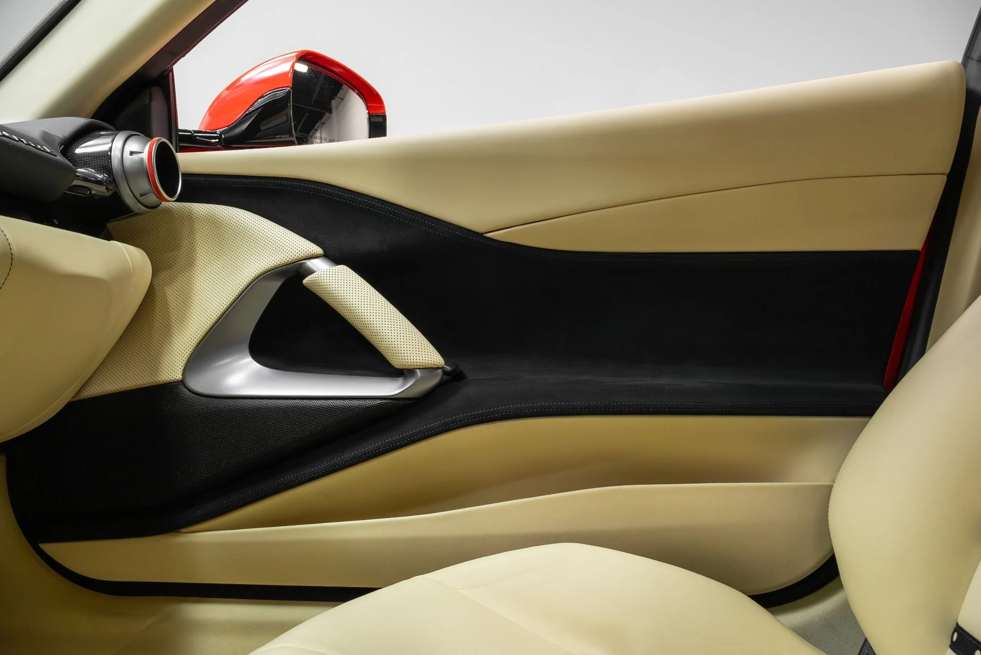 mph069_2974686082_Used_2018_Ferrari_812_Superfast_1763480061_480d50e1f1