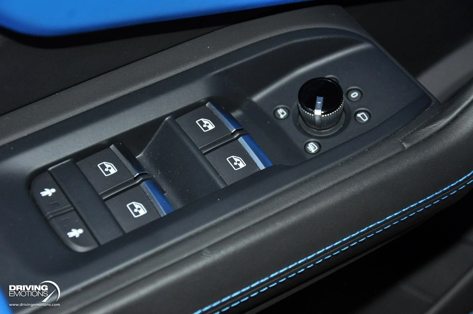 mph069_3038506978_801_p70_l_5515ffb36c