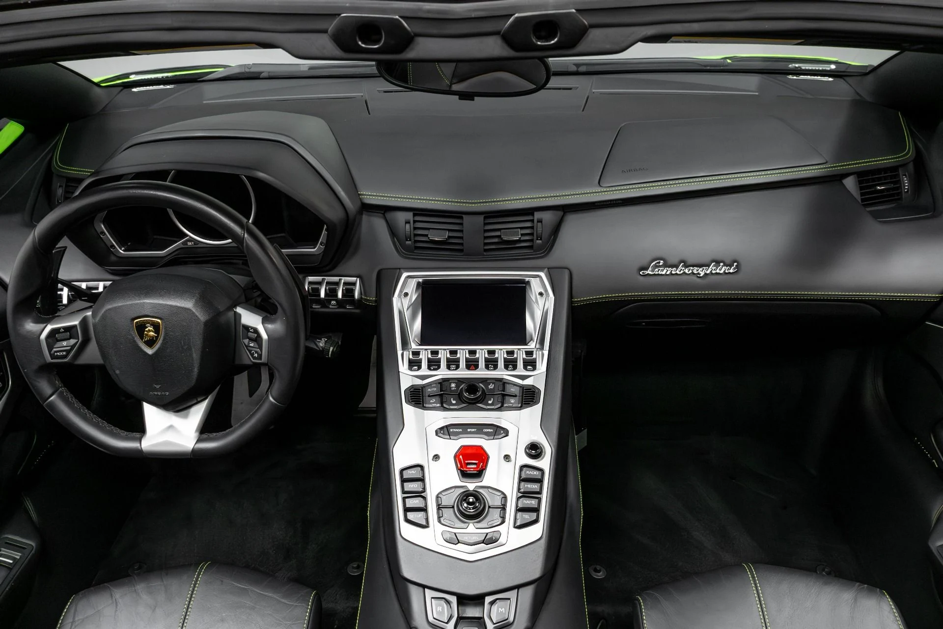 mph069_3052889496_Used_2015_Lamborghini_Aventador_1764723845_73eaf20638