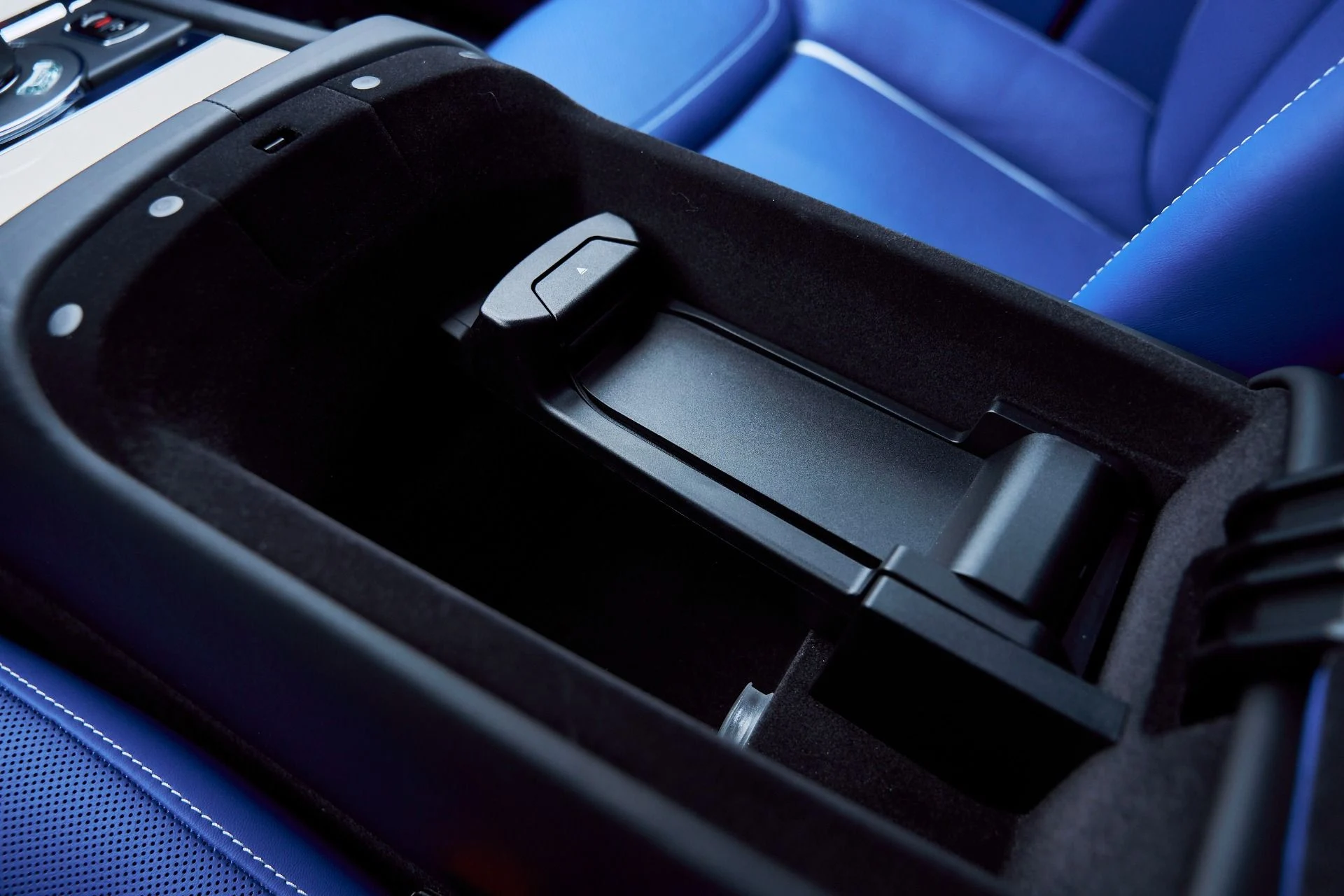 mph069_3054051168_Used_2019_Rolls_Royce_Ghost_Base_1767224382_8be644380c