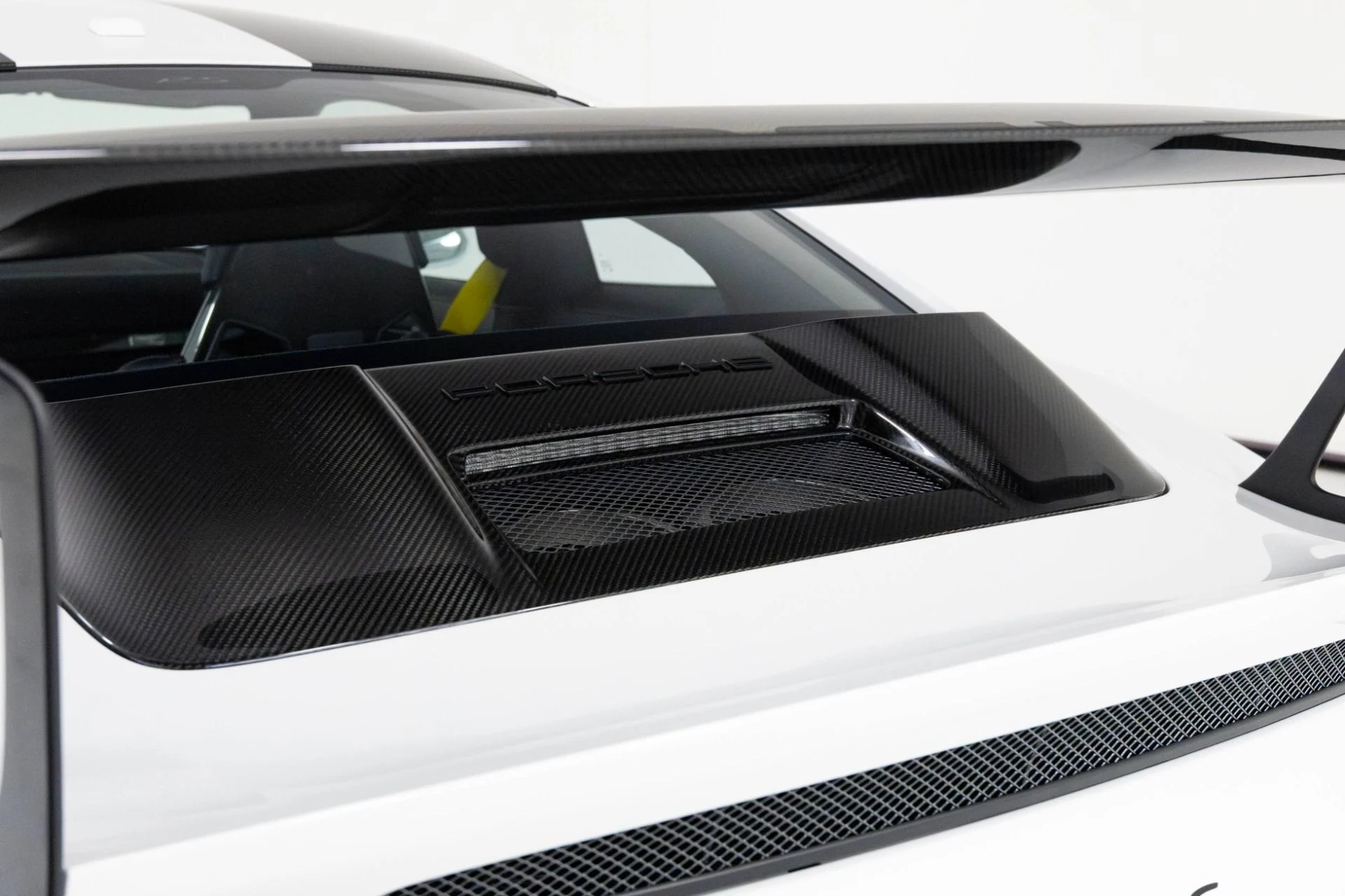 mph069_3055341551_Used_2018_Porsche_911_GT_2_RS_1762386703_fade02c5c7