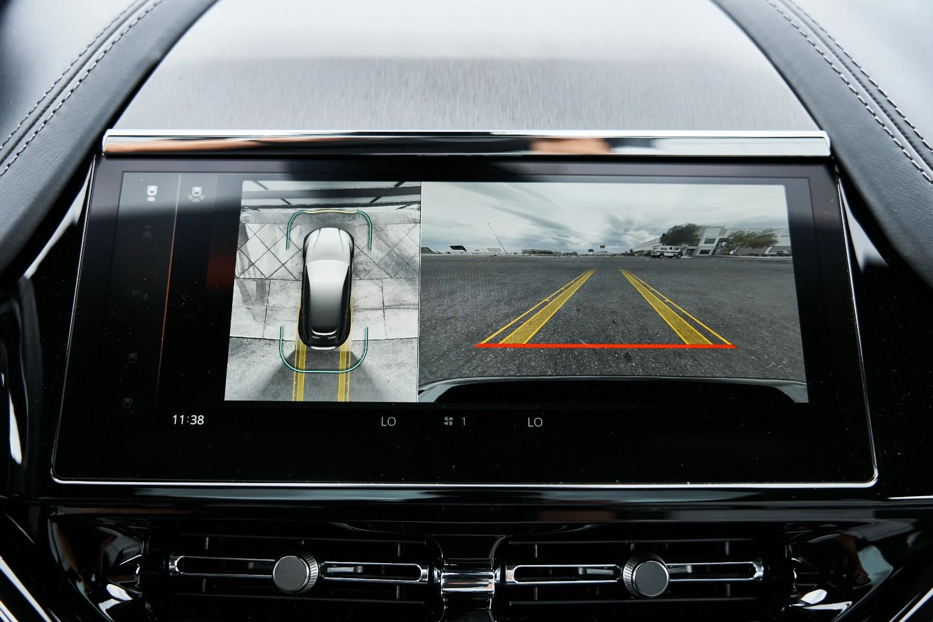 mph069_3064676431_Used_2025_Aston_Martin_DBX_707_1775008054_d5bc0fd336