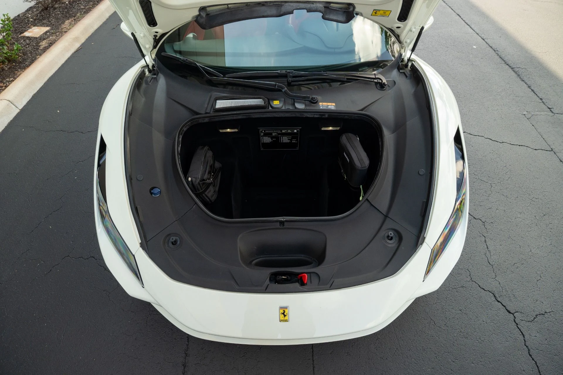 mph069_3259285826_Used_2021_Ferrari_F8_Tributo_1763762778_1a34e6f524