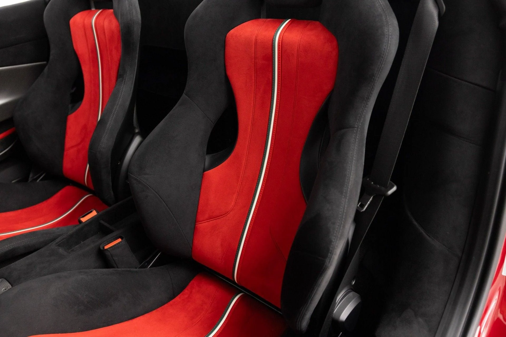 mph069_3269774747_Used_2020_Ferrari_488_Pista_Spider_1786793412_ec7364b586