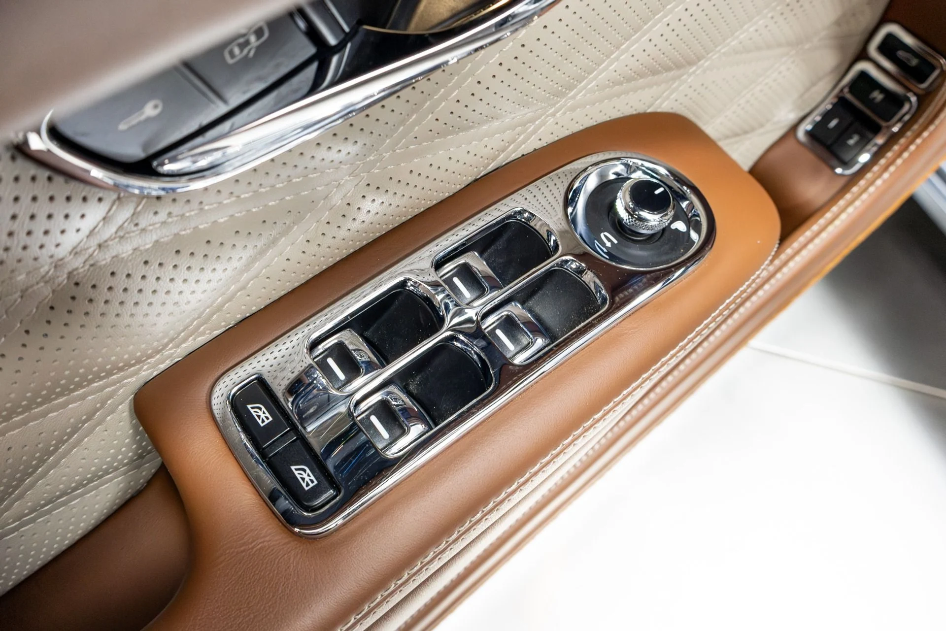 mph069_3289403104_Used_2017_Bentley_Mulsanne_Speed_1775685979_32ec71dd4a