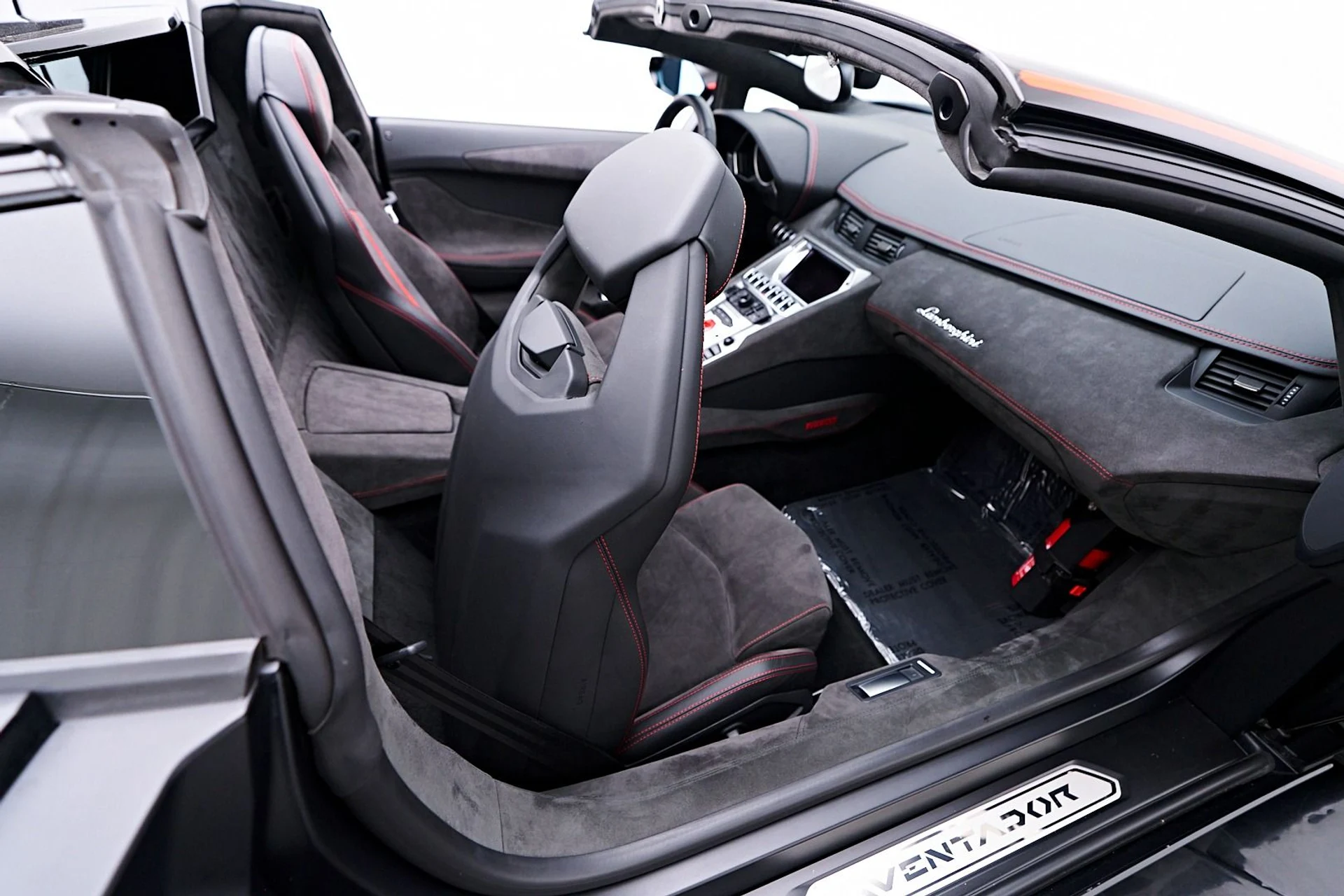 mph069_3308159651_Used_2016_Lamborghini_Aventador_LP_700_4_1745086156_ec91035e77